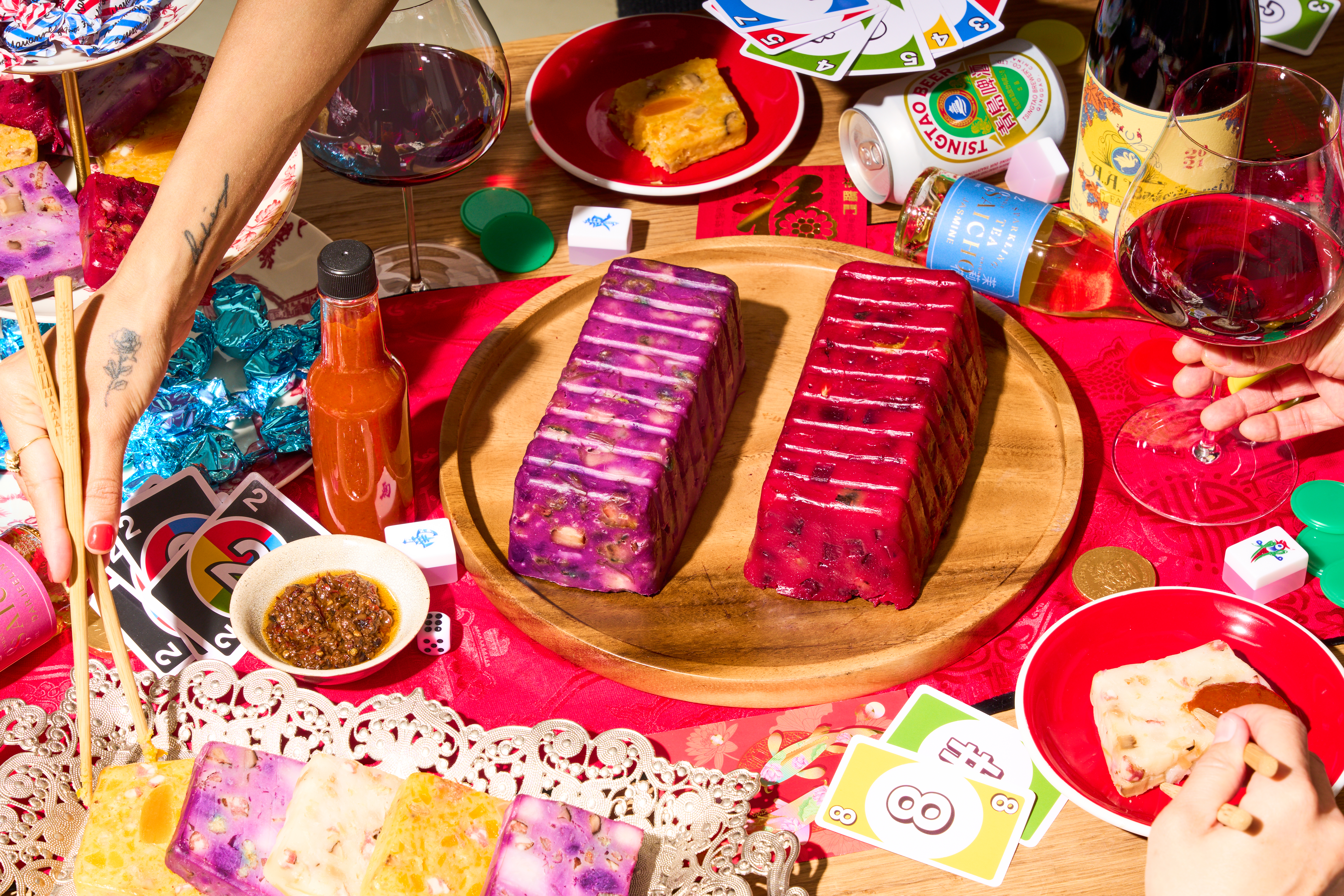 亞洲最佳女主廚最年輕得主的May Chow，今年在香港推出年糕系列，光是大紅大紫的顏色設定，就徹底顛覆想像。（May Chow提供）