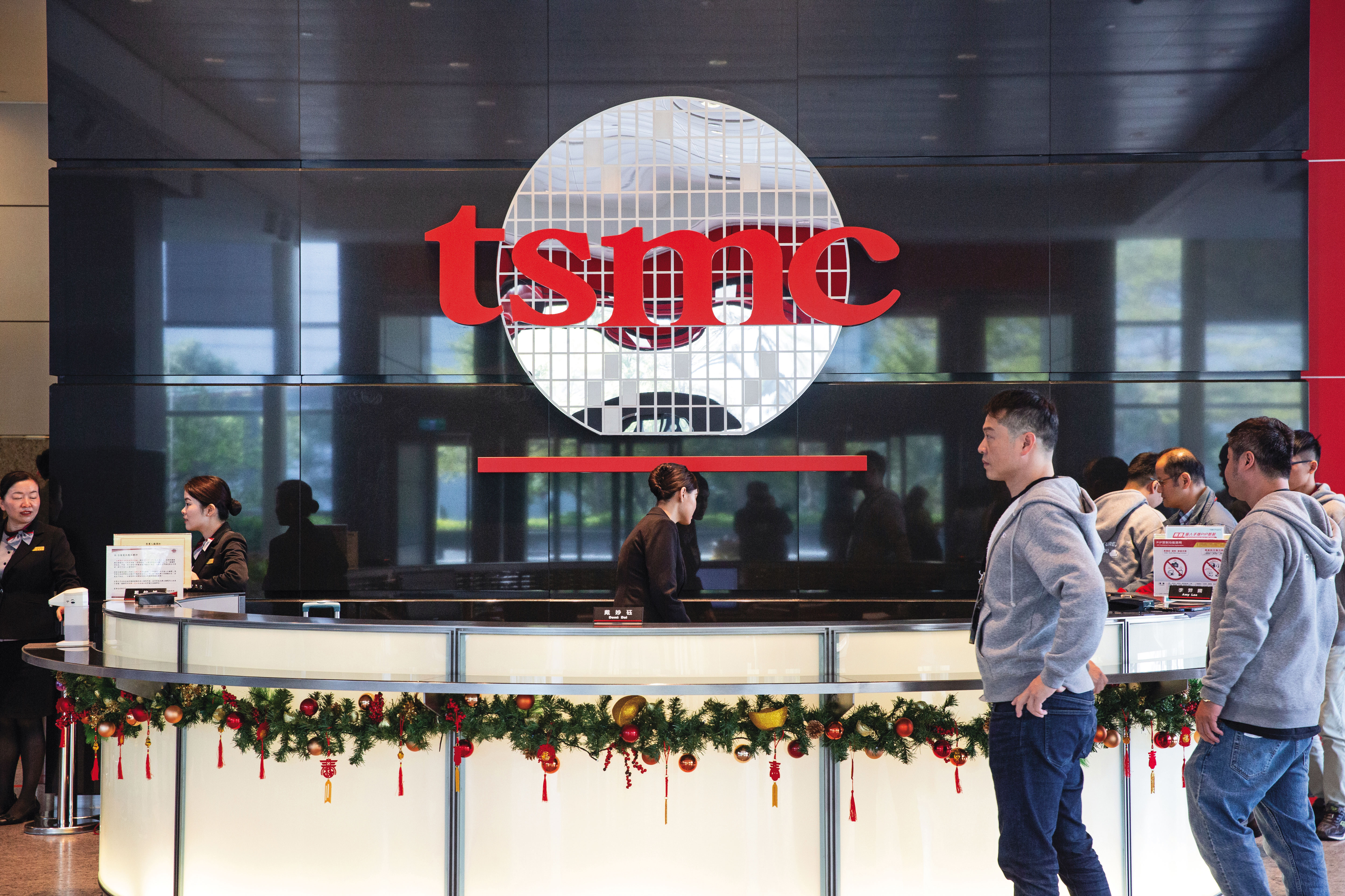 川普上台，美國態度丕變，要台積電輸血給英特爾回魂，甚至揚言台灣輸美晶片要課徵100％關稅。（資料照片）