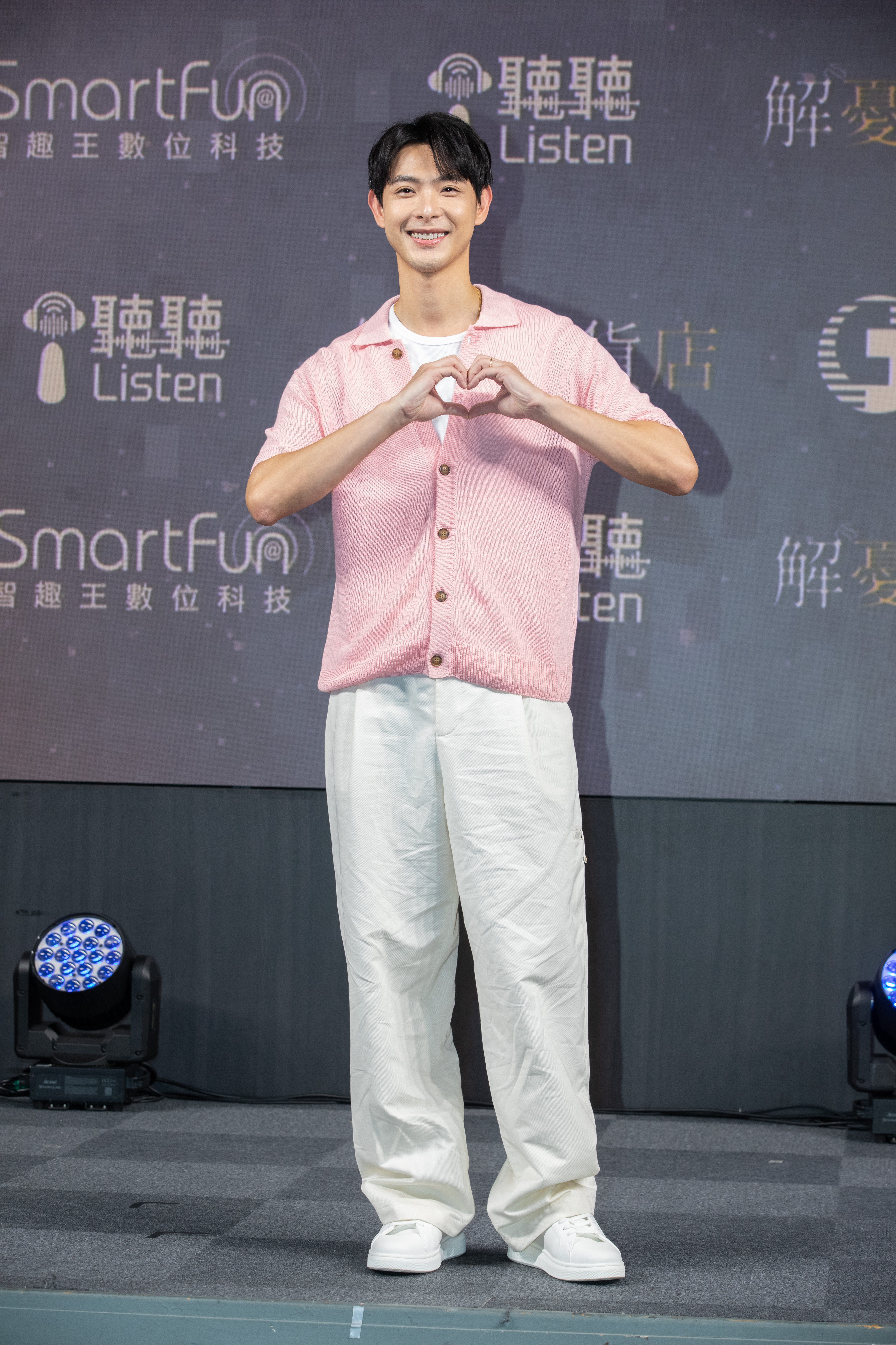 連晨翔今帥氣現身聽書會。