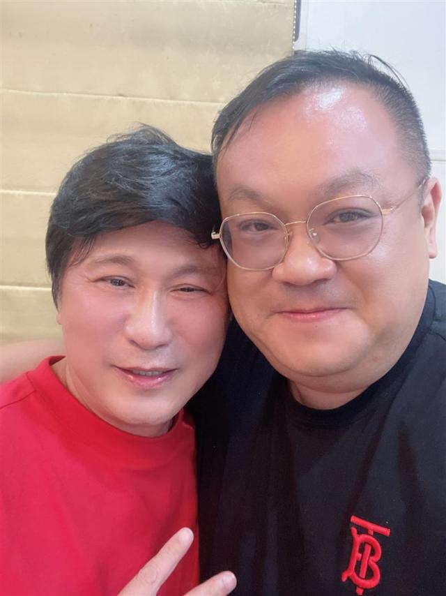 胡瓜（左）和熊霓爸爸也是好朋友。（翻攝自熊霓爸臉書）