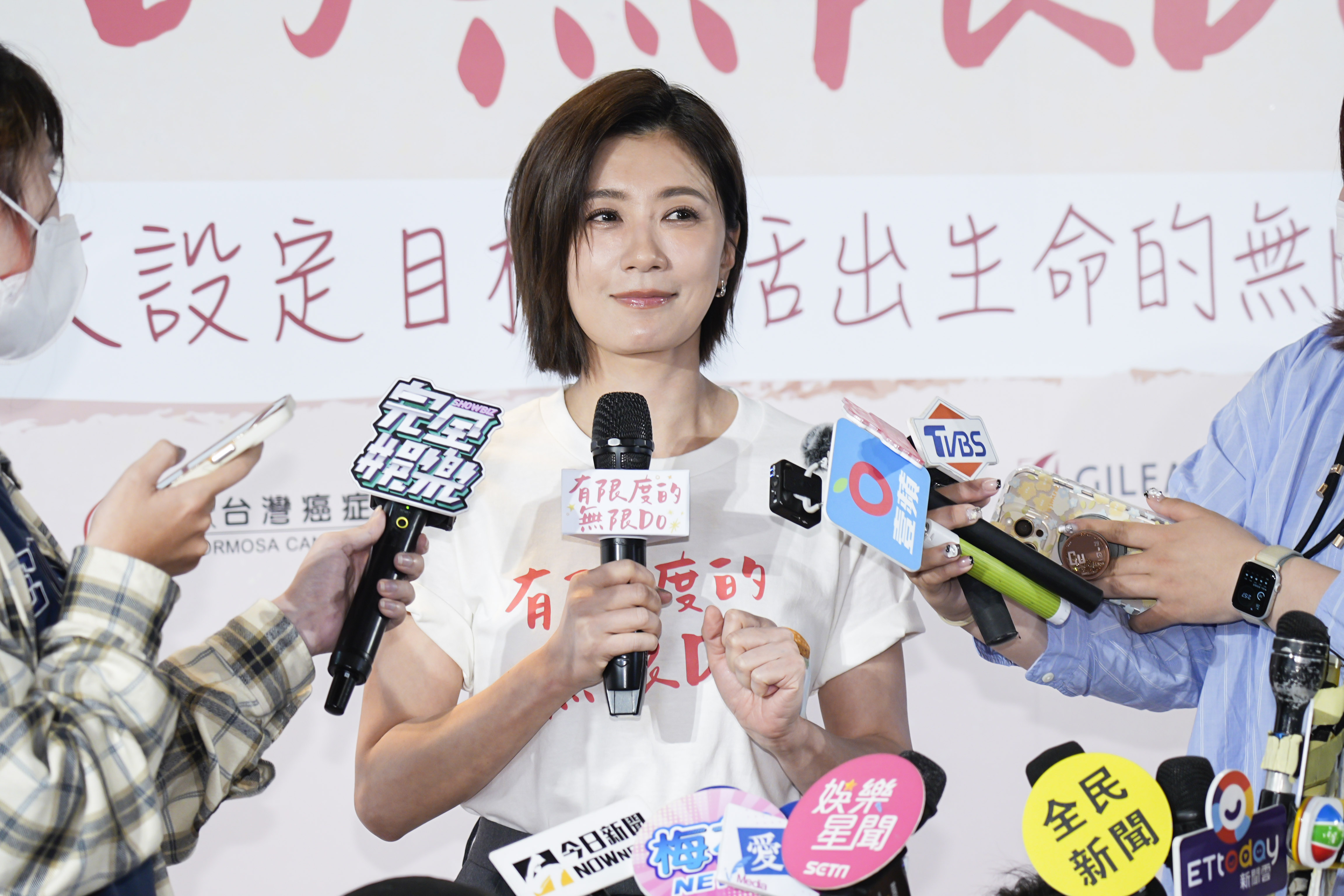 賈靜雯聊到最近拍攝修杰楷頻道影片超級做自己。
