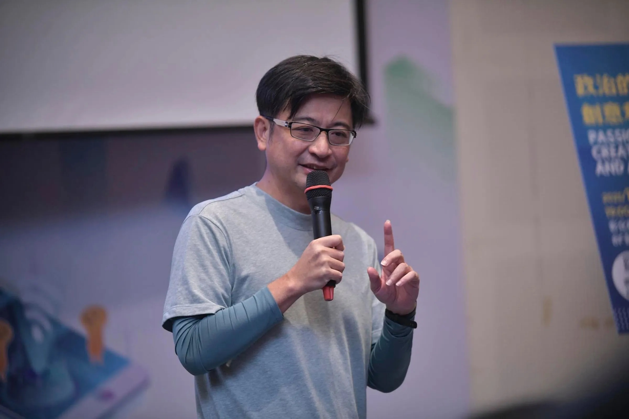 謝典霖影片曝光後在網路引爆強烈反彈,多數網友指責謝典霖的態度猶如「紈褲子弟在調侃有理想的青年」。(翻攝自謝典霖臉書)