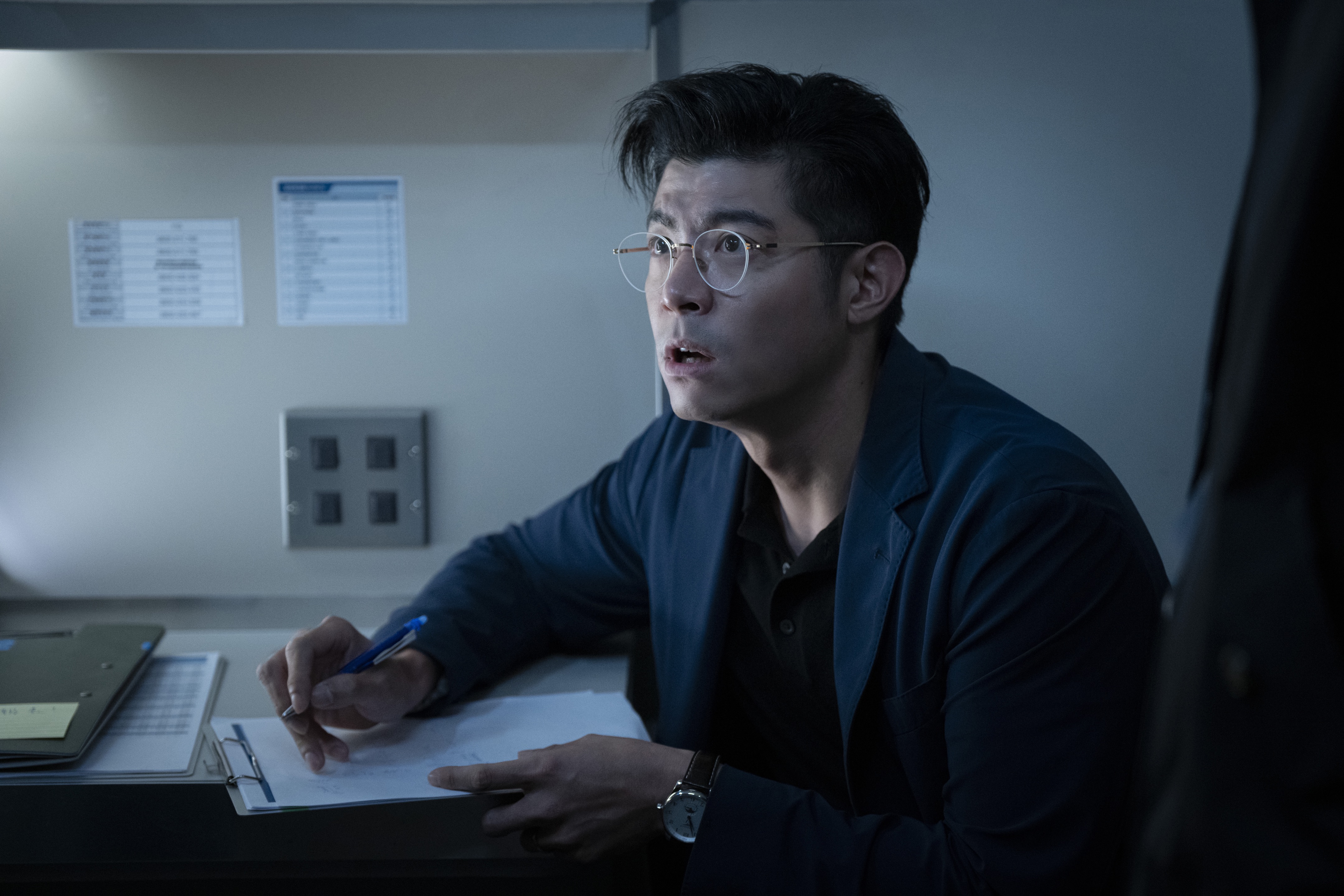 《96分鐘》對於每個角色的身分背景都加以著墨，例如王柏傑飾演的補教名師婚姻出了狀況。  （華影國際提供）