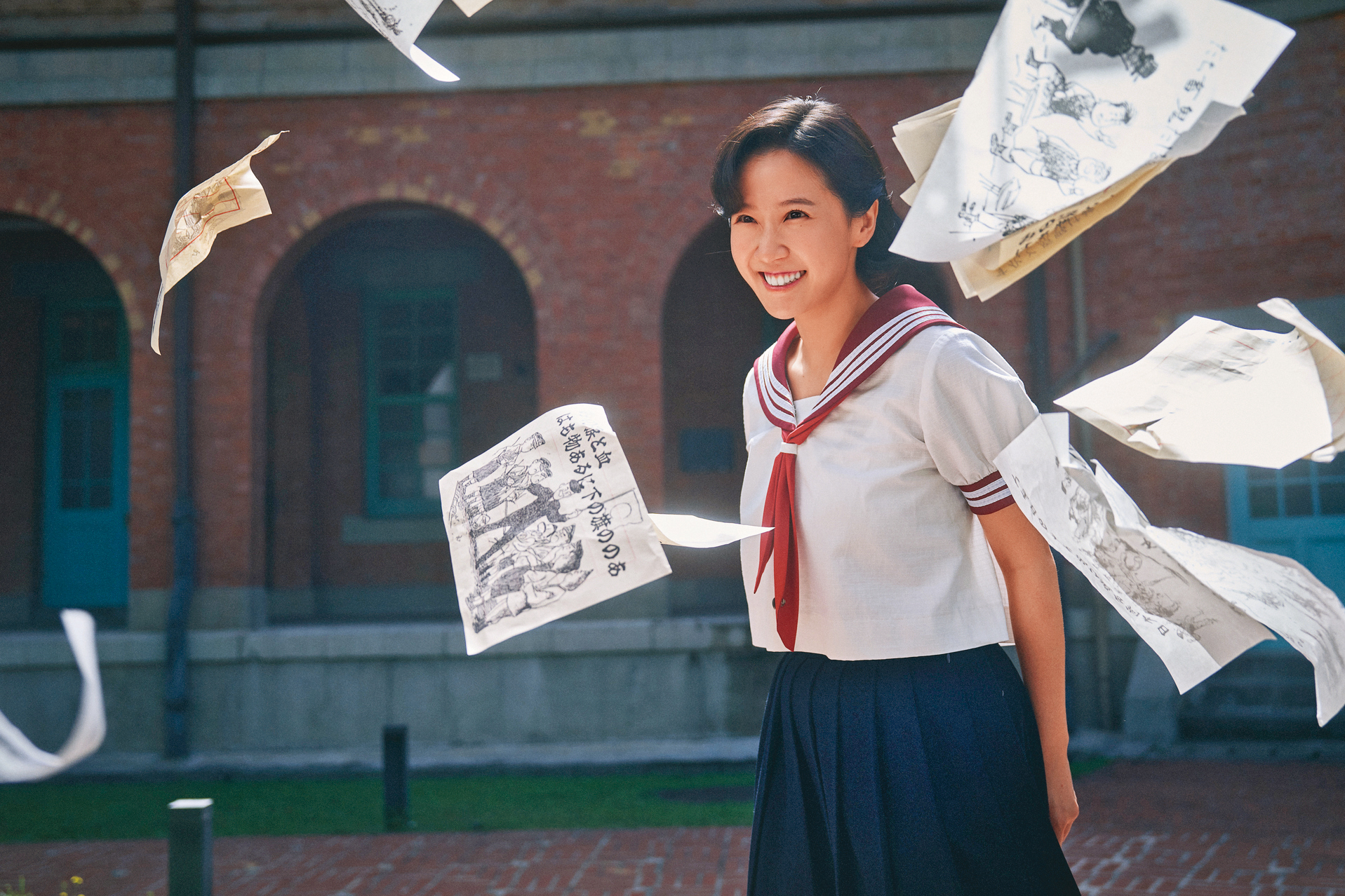 在劇集《再見1987》中，方志友出場是鋒芒外露的才氣少女，日後卻因人生變化，眼神及肢體都有了改變。（公視台語台提供）
