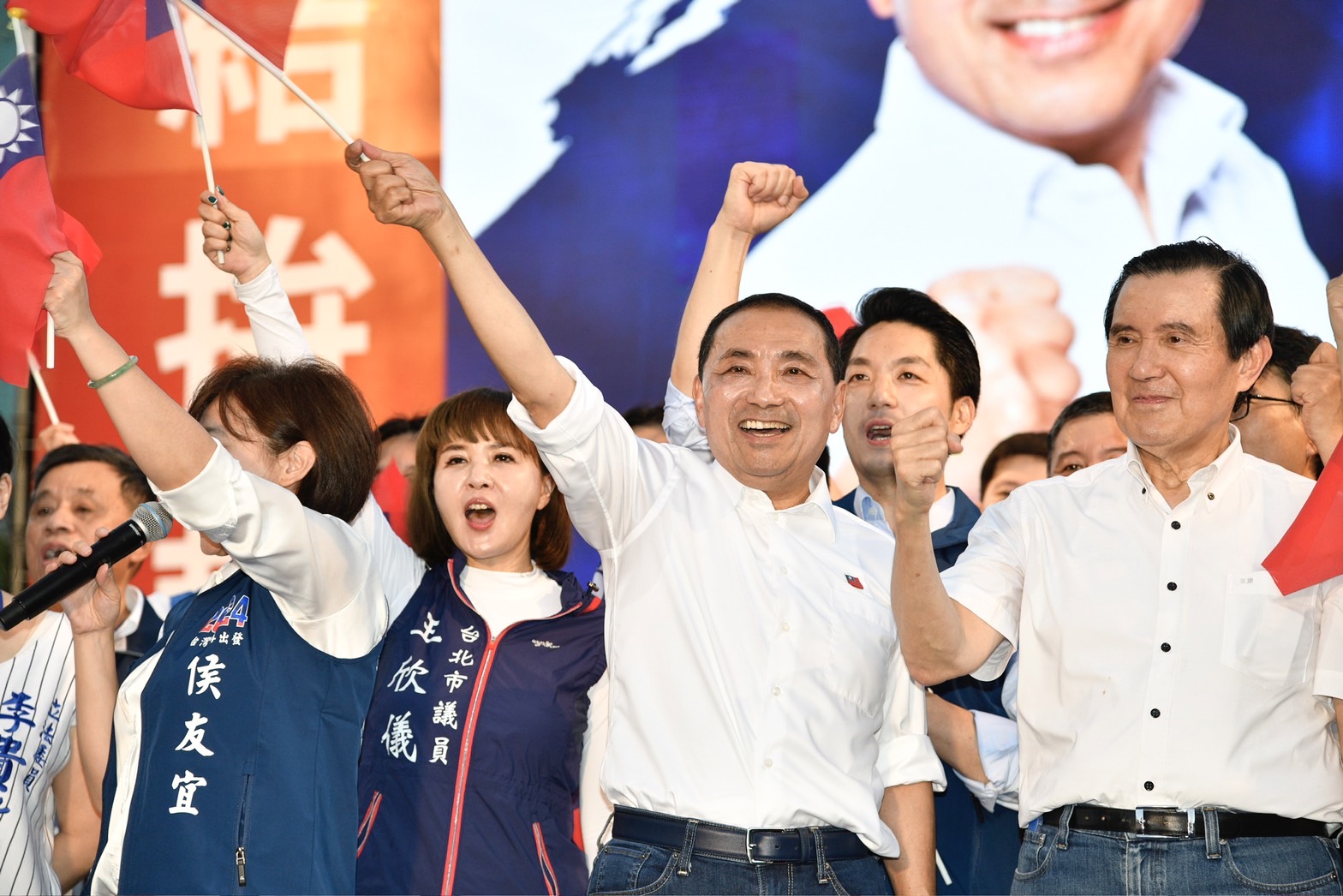 李乾龍不小心鬆口，稱侯友宜（中）已有副手人選盤算。（本刊資料照）