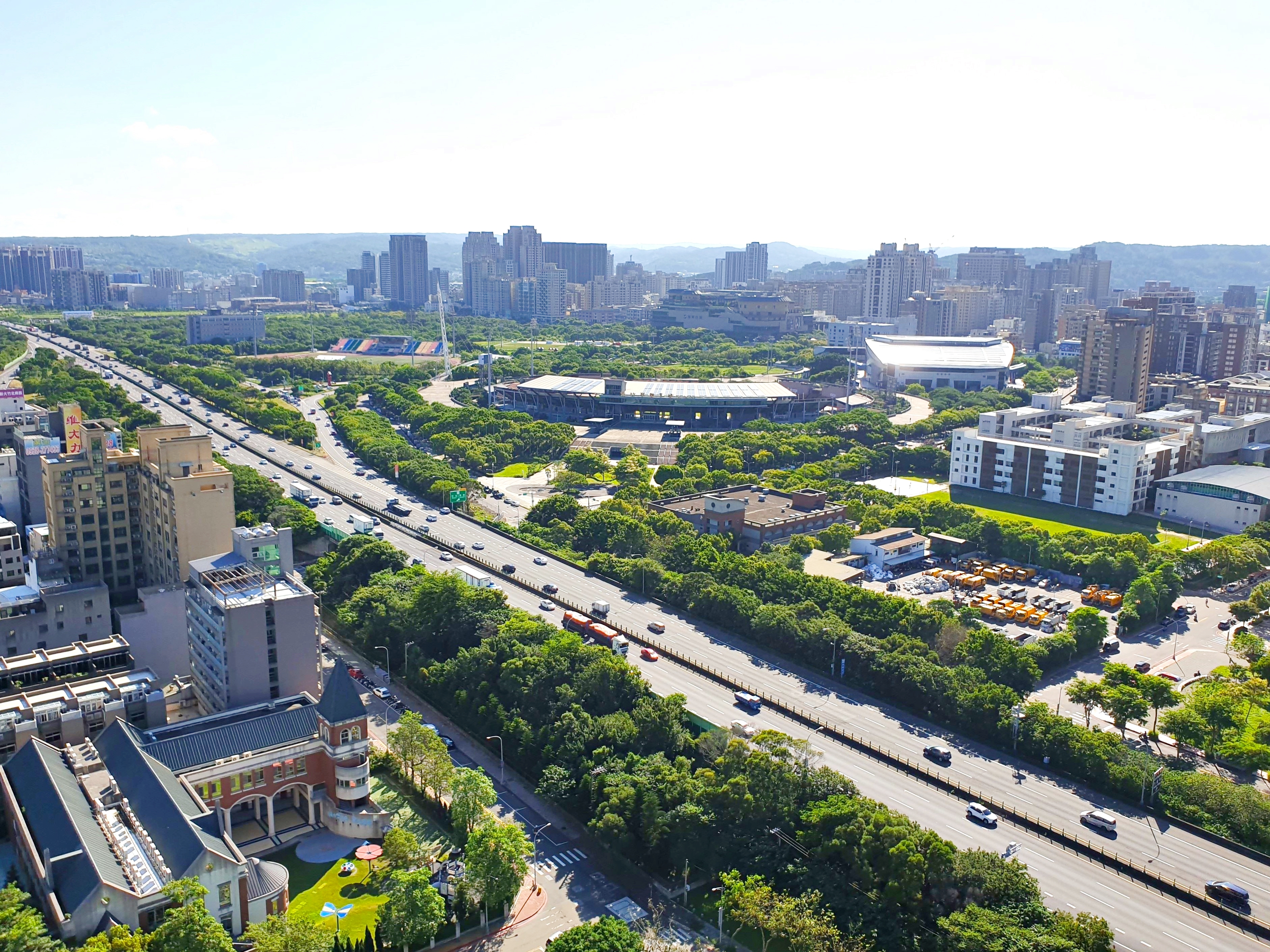 國道1號新竹路段智慧交控。（新竹縣政府提供）