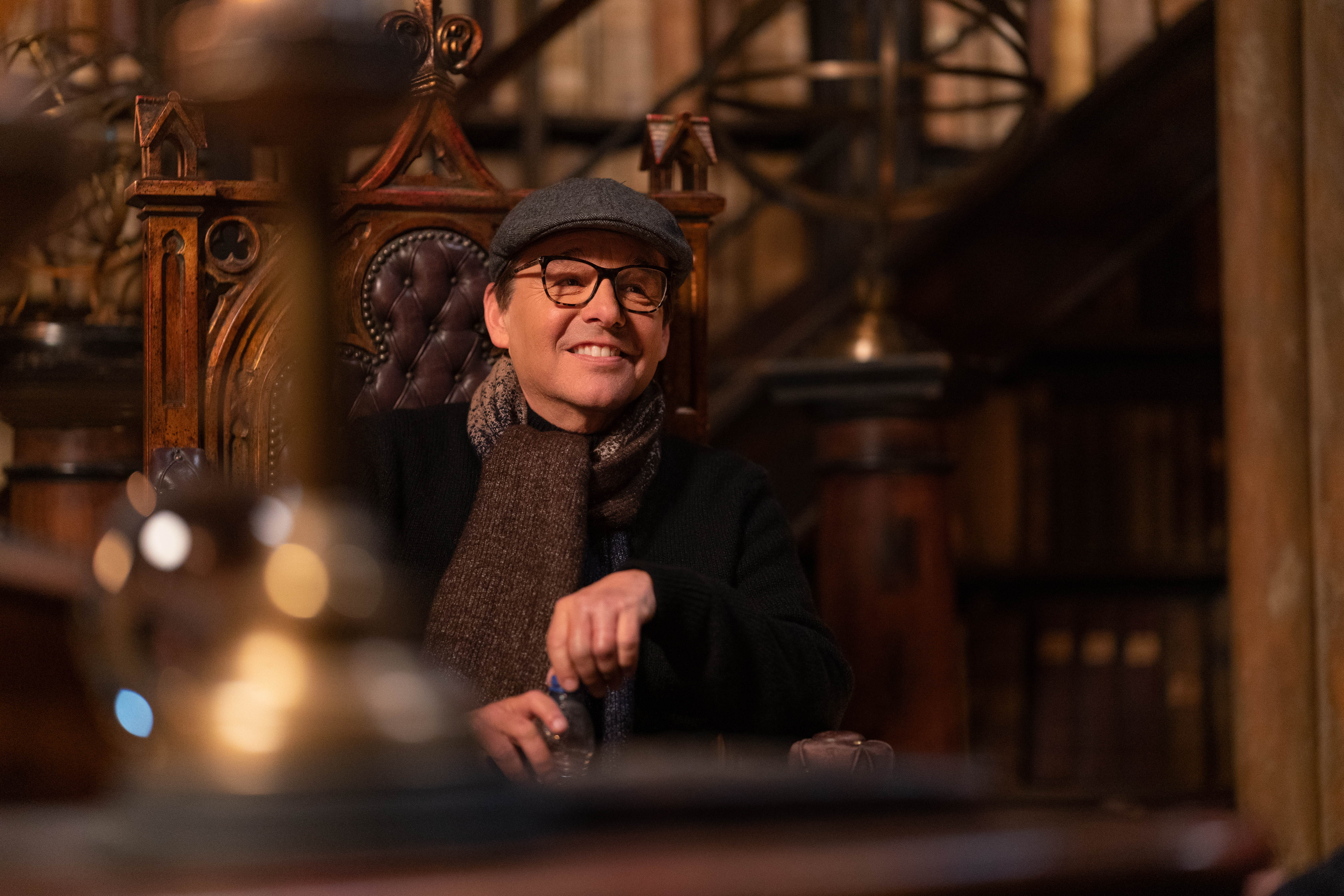 曾執導前兩部《哈利波特》電影的導演克里斯哥倫布。（HBO提供）