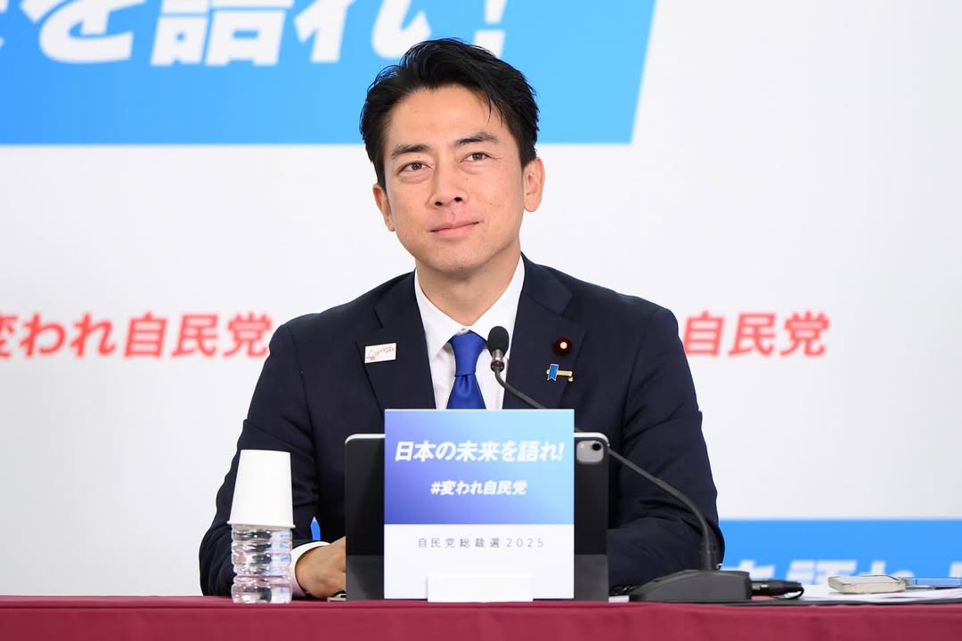 小泉陣營選前夜卻在東京赤坂議員宿舍舉行了「勝利慶祝會」，引發外界批評。（翻攝自小泉進次郎IG）