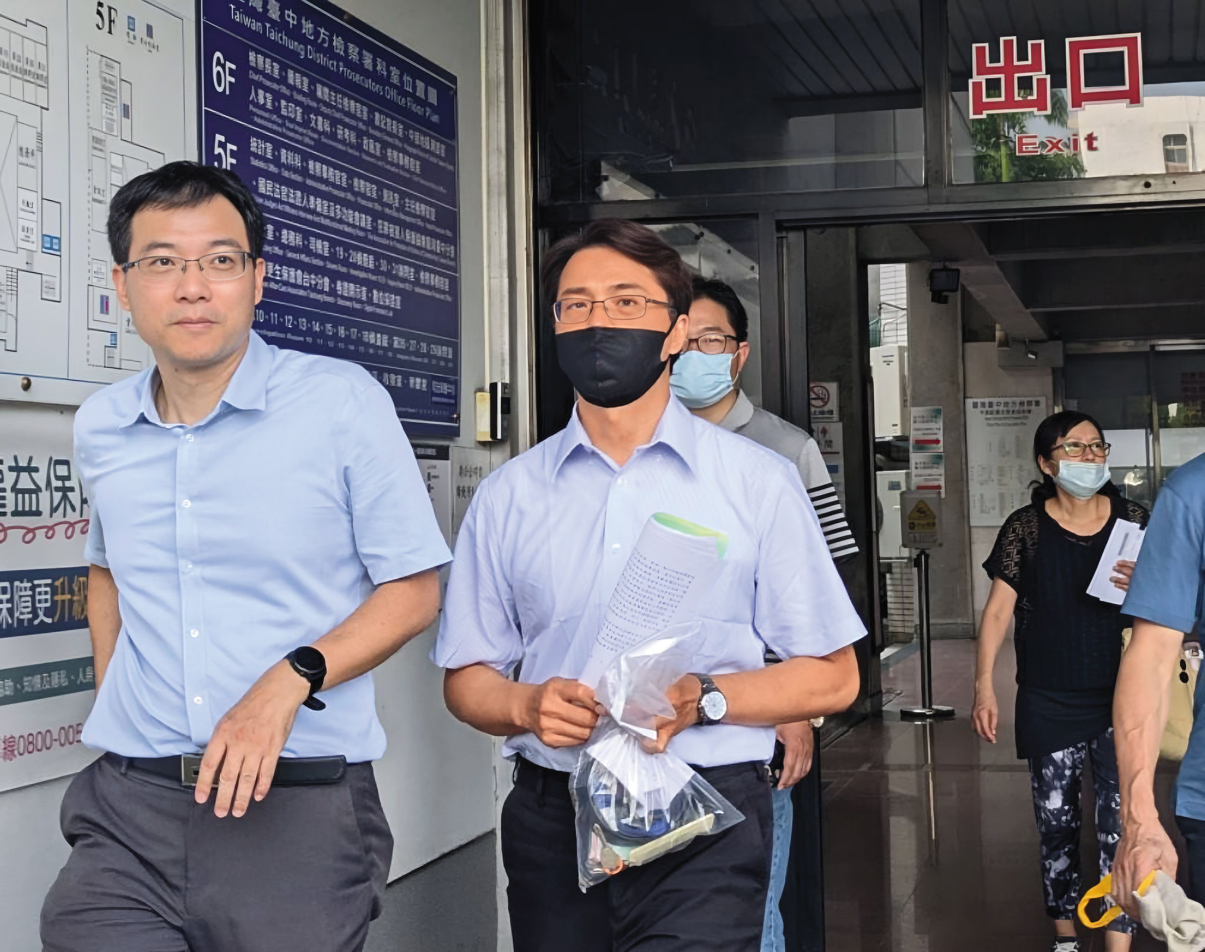 中聯煉油廠長陳明榮具保200萬元後，仍被法院裁定羈押禁見。