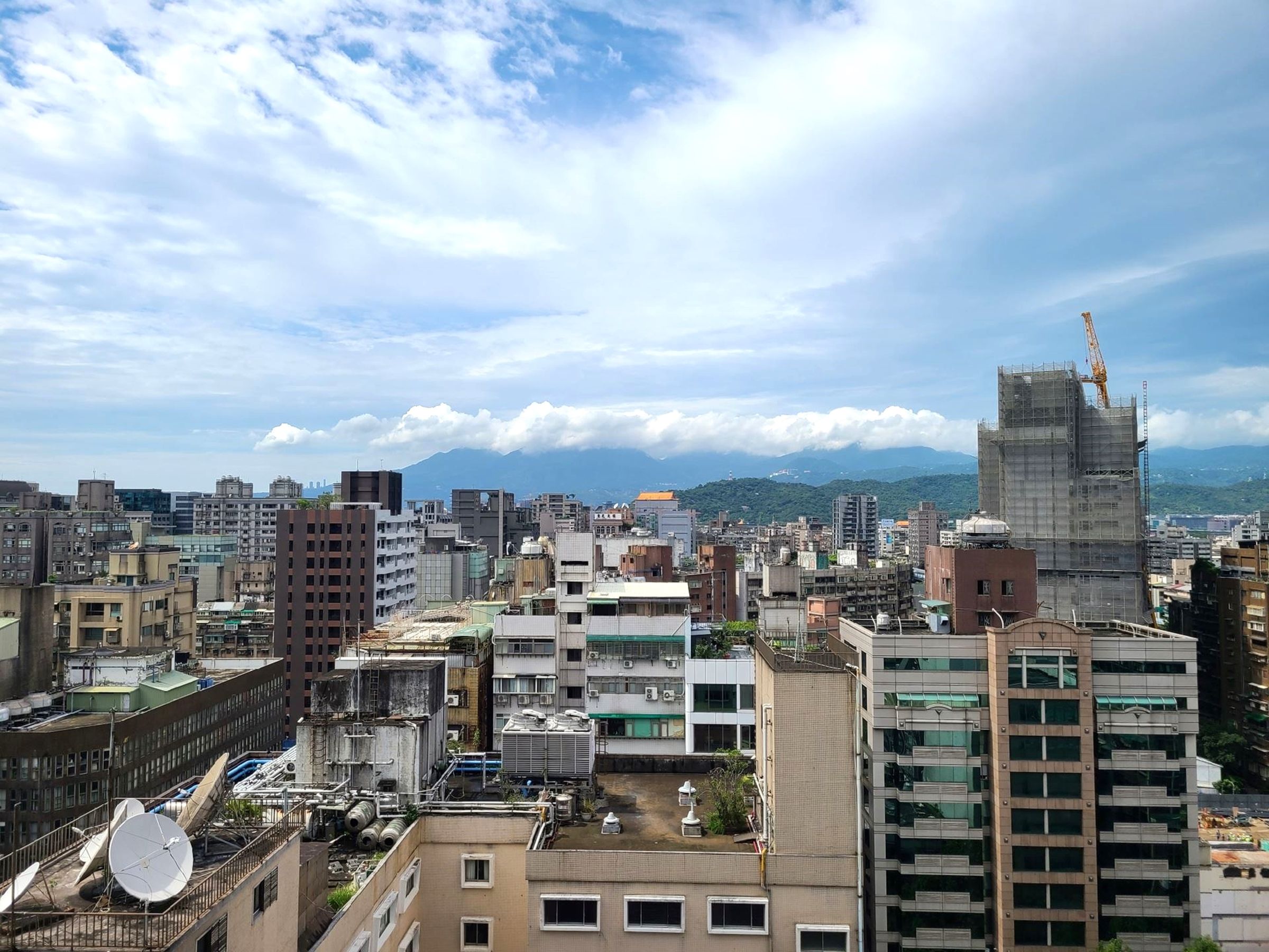 中山區因套房多、總價親民,吸引許多小資族入主,成為台北市近一年千萬以下住宅交易量最高的行政區。(房市示意圖)