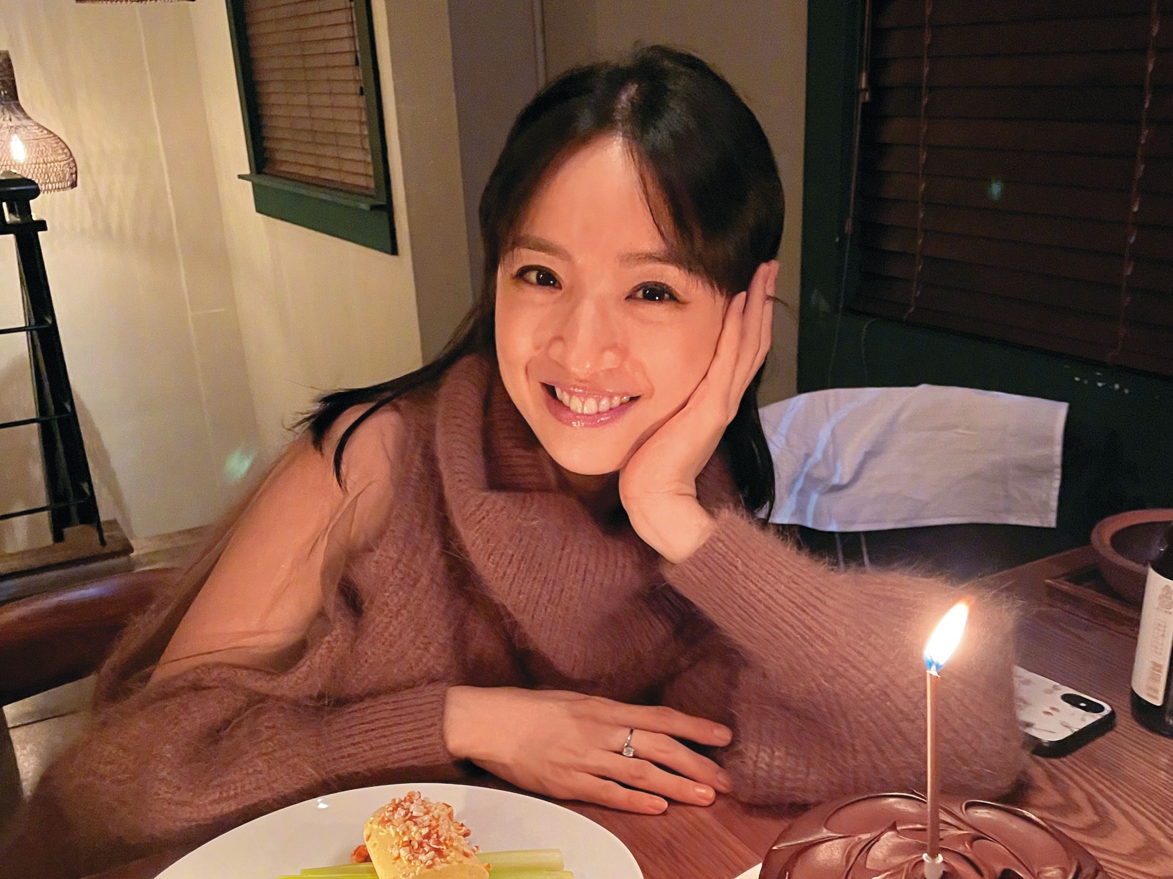 林依晨生日多半會分享過節開心畫面,彷彿還是少女。(翻攝自林依晨微博)