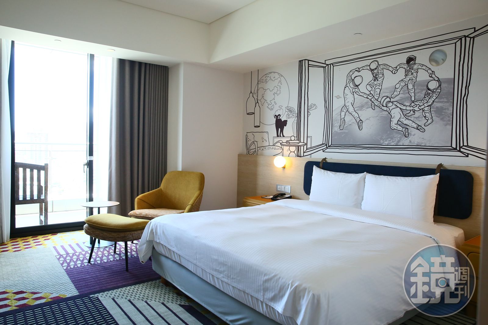 Two Tails請藝術家周坤為每間房設計不同主題插畫,有38間房間都有陽台。(平日雙人房2,999元/晚,含2客早餐)