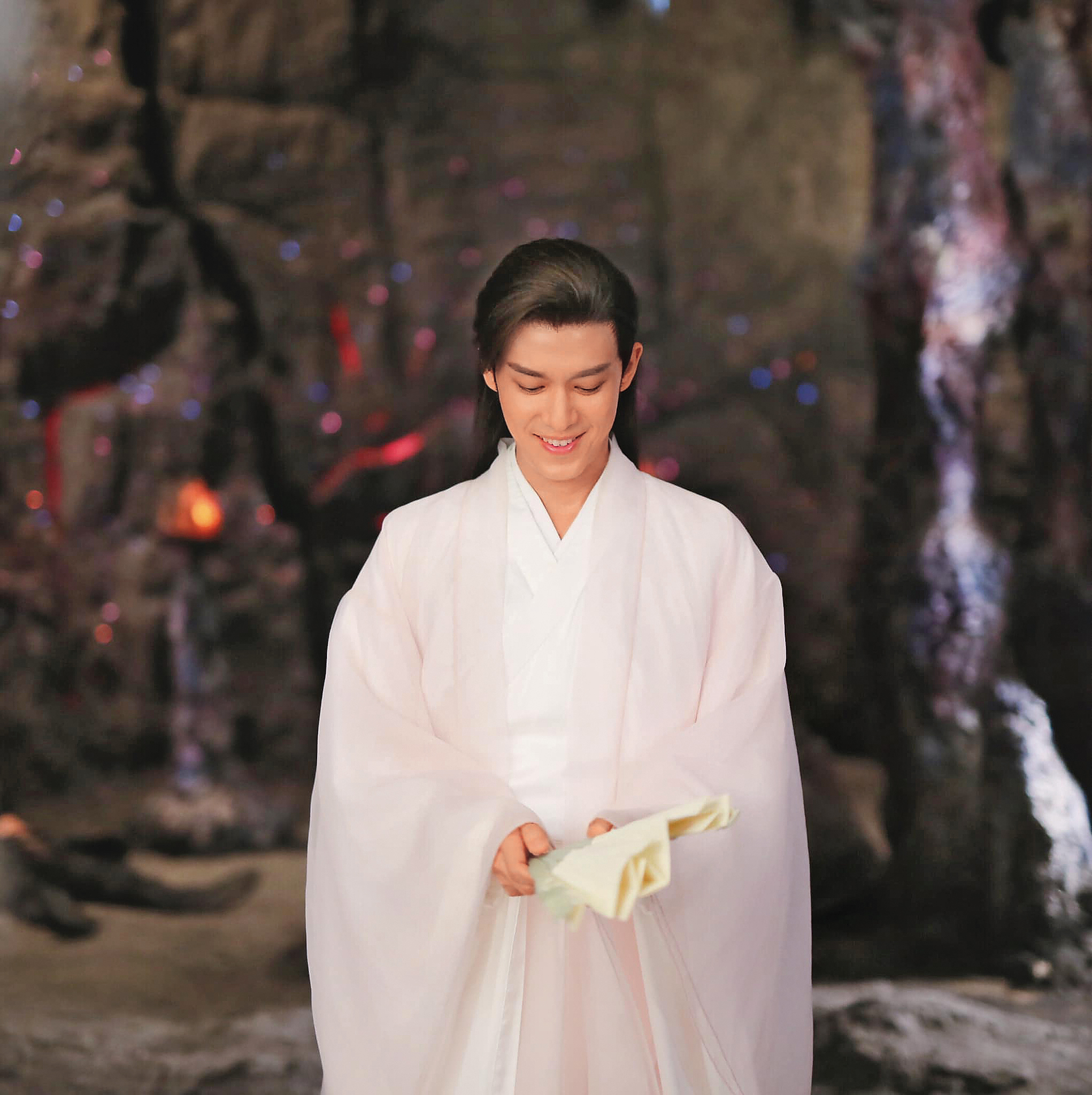 陳楚河因演出《三生三世枕上書》的「折顏」一角，受到歡迎。