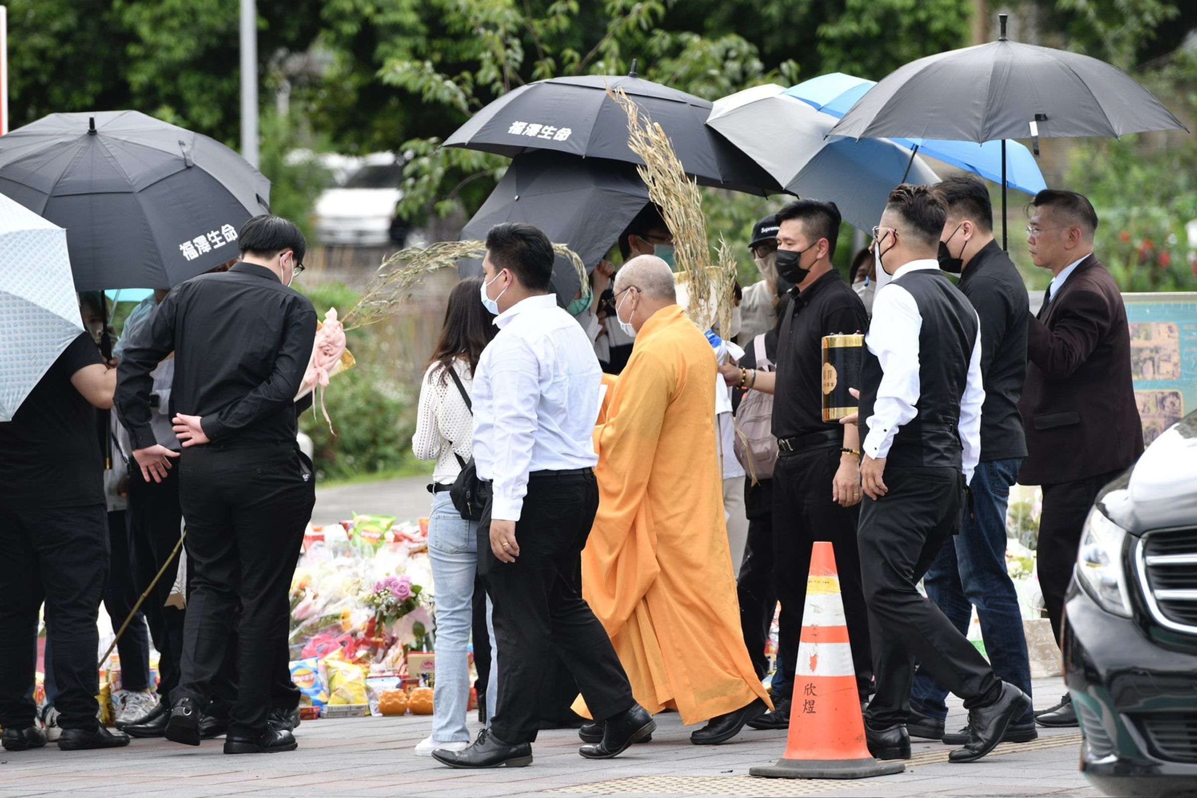 78歲余姓老翁今天早上7點20分傷重不治身亡，亞東醫院也對外證實此事。（鏡報李智為攝）