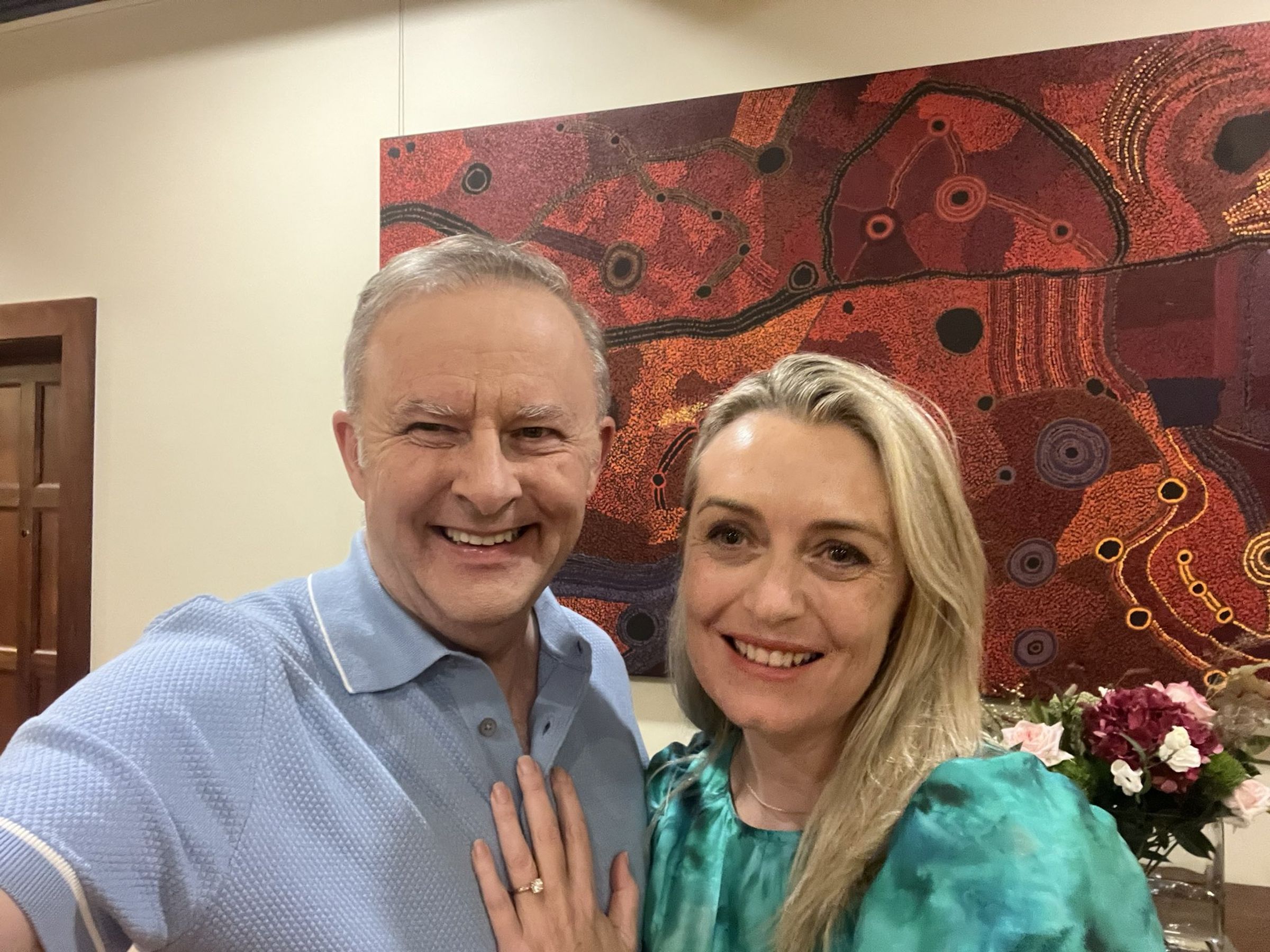 60歲的澳洲總理艾班尼斯(Anthony Albanese)宣布訂婚消息。(翻攝自X@AlboMP)