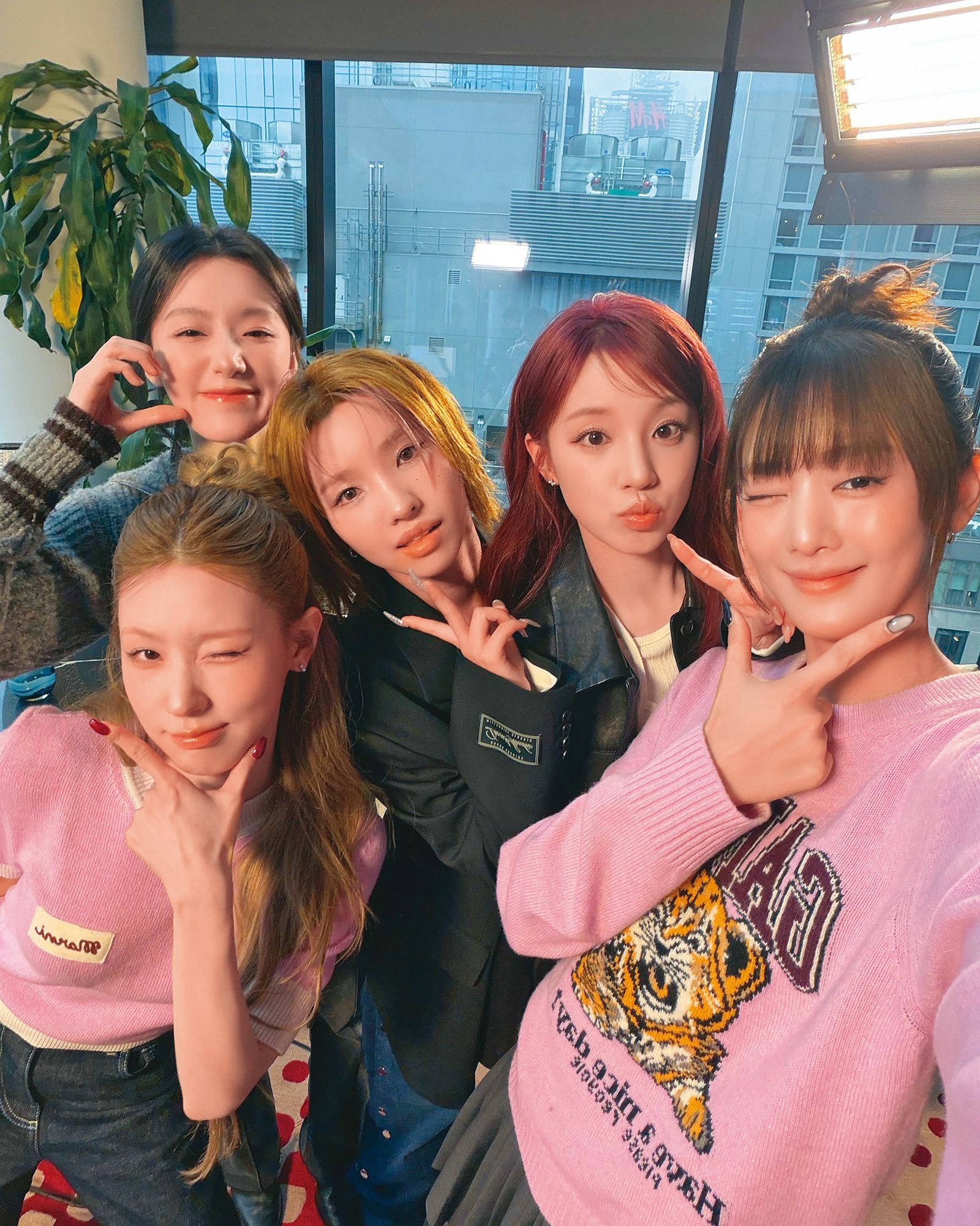 祕戀舒華媽助攻1／舒華今春密集返台時間多　圈內一線索：頻繁到訪柯家