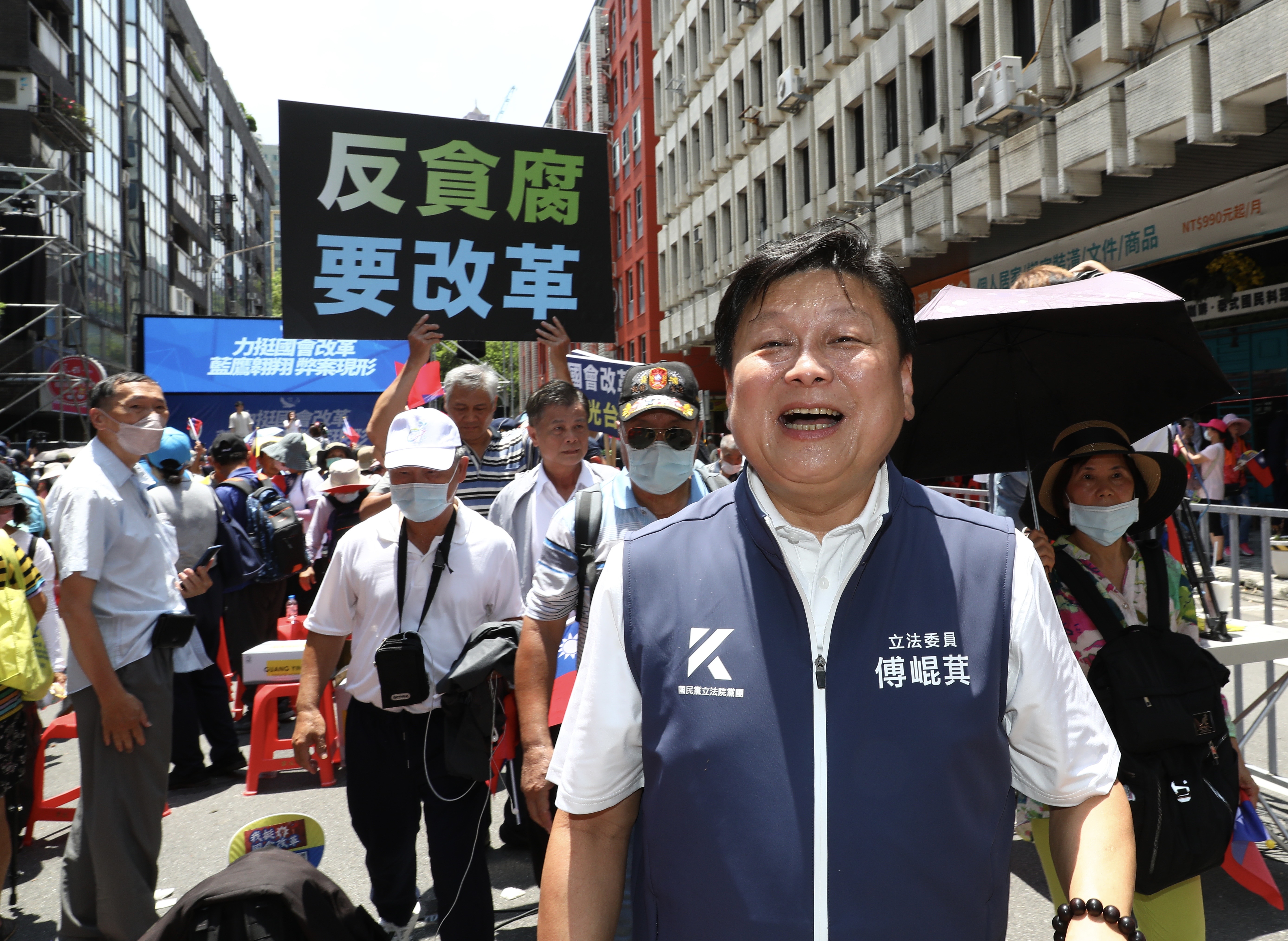國民黨號召支持者以「藍鷹行動」反制青鳥。