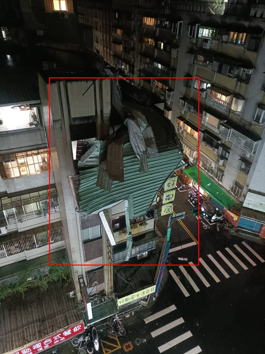 颱風災後北市建物災害逾千件,建管處積極處理災情。(北市建管處提供)