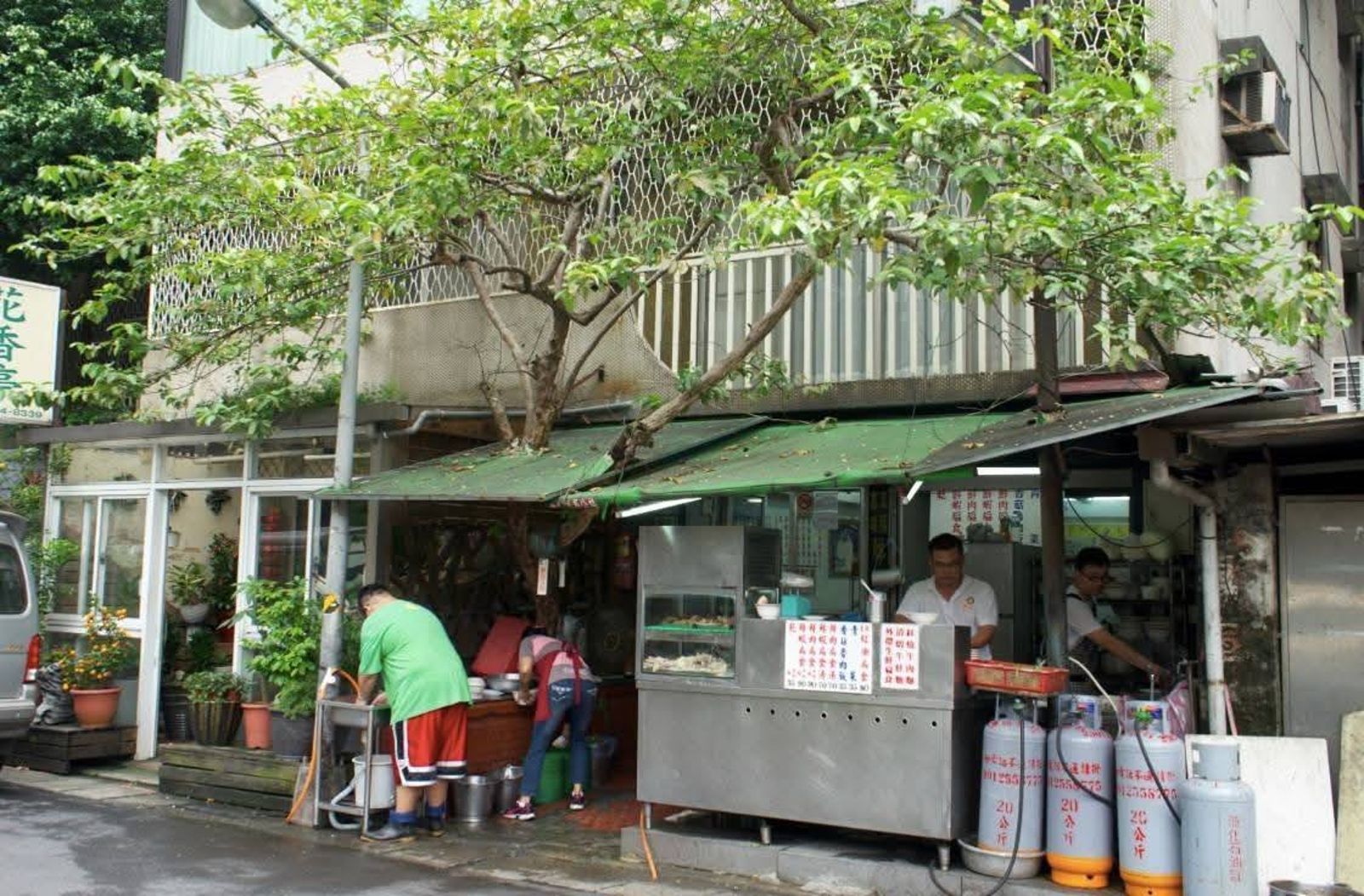 北市東區一品大廈附近的老店,走過輝煌歲月,已於2022年熄燈。(林進泰提供)