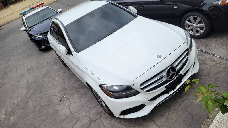 警方在彰化伸港逮捕偷竊賓士車的廖嫌。（警方提供）