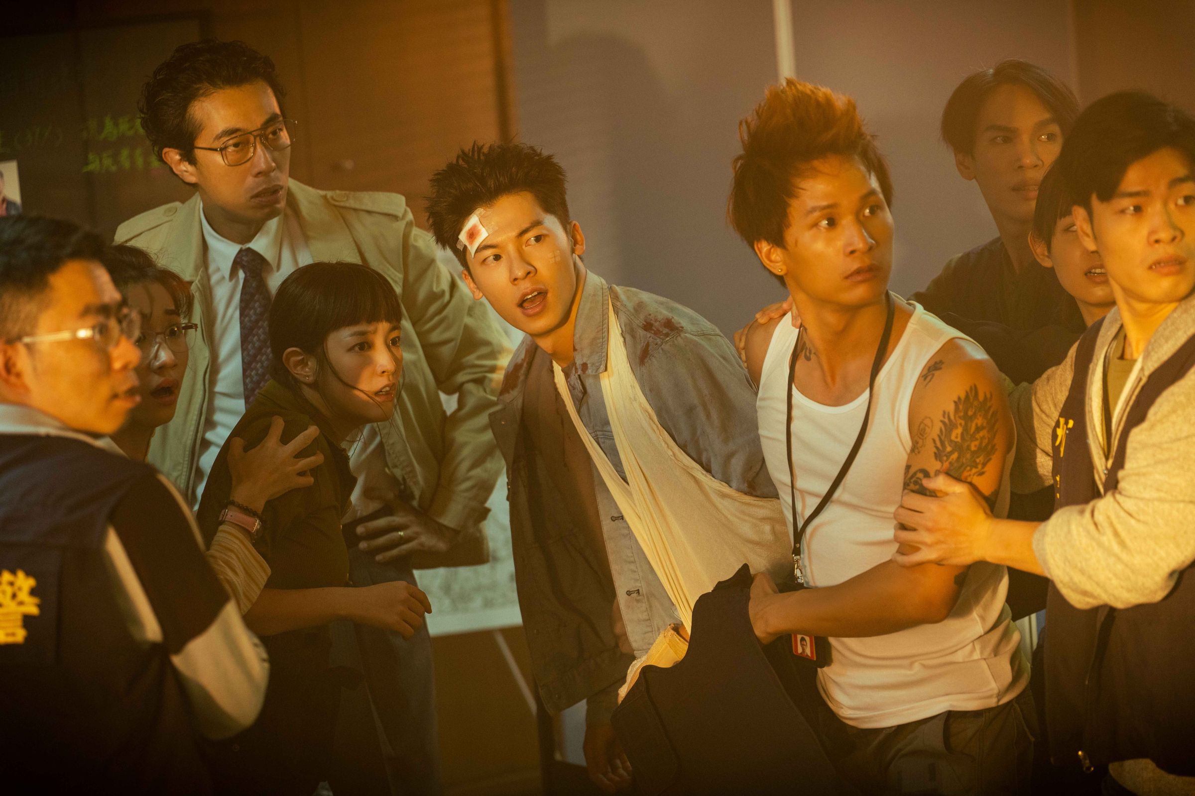 《正港分局》馬念先(左起)、王淨、許光漢、黃奇斌一同辦案。(Netflix提供)