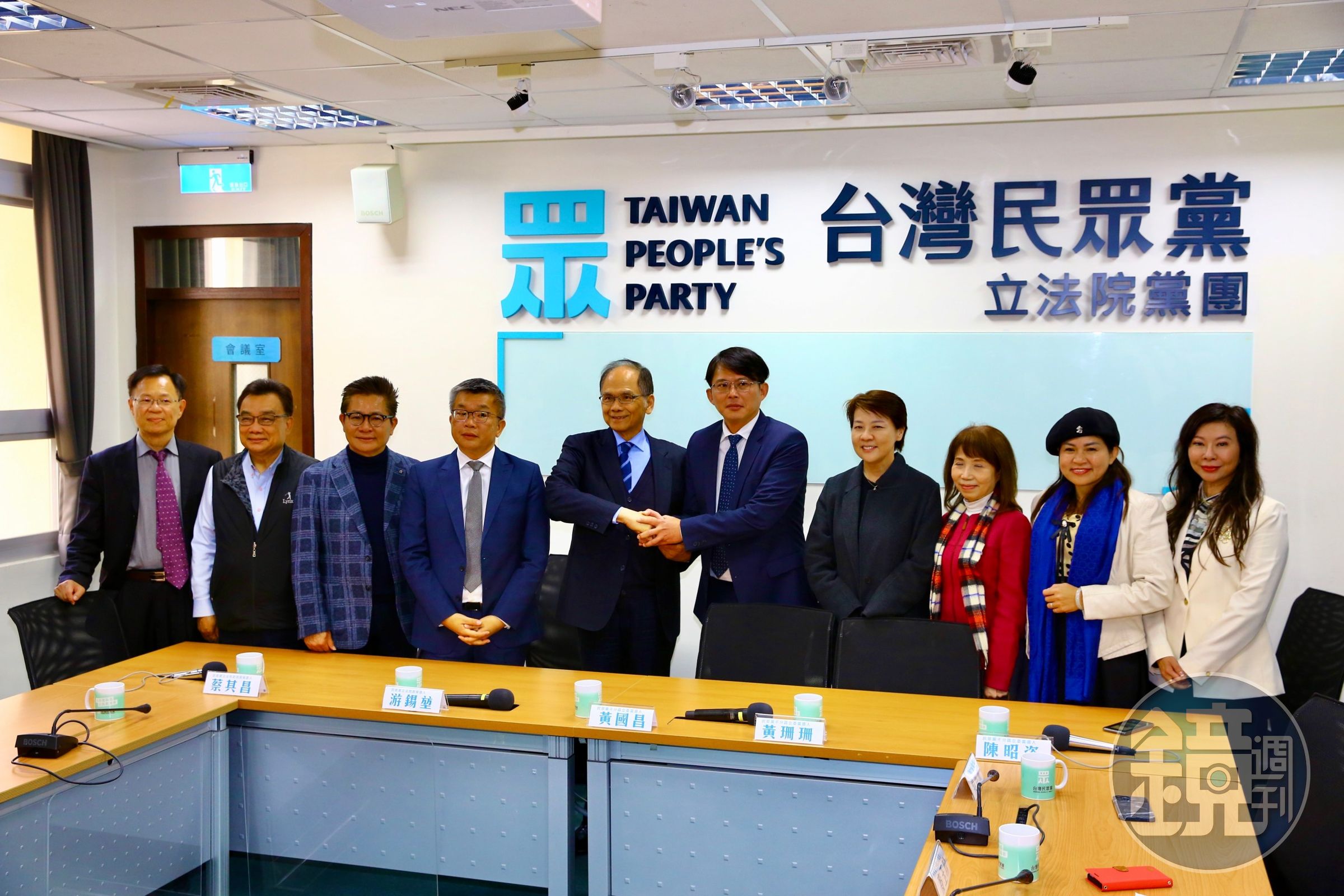 民眾黨團29日先後與國民黨韓國瑜、民進黨游錫堃兩組人馬會面。
