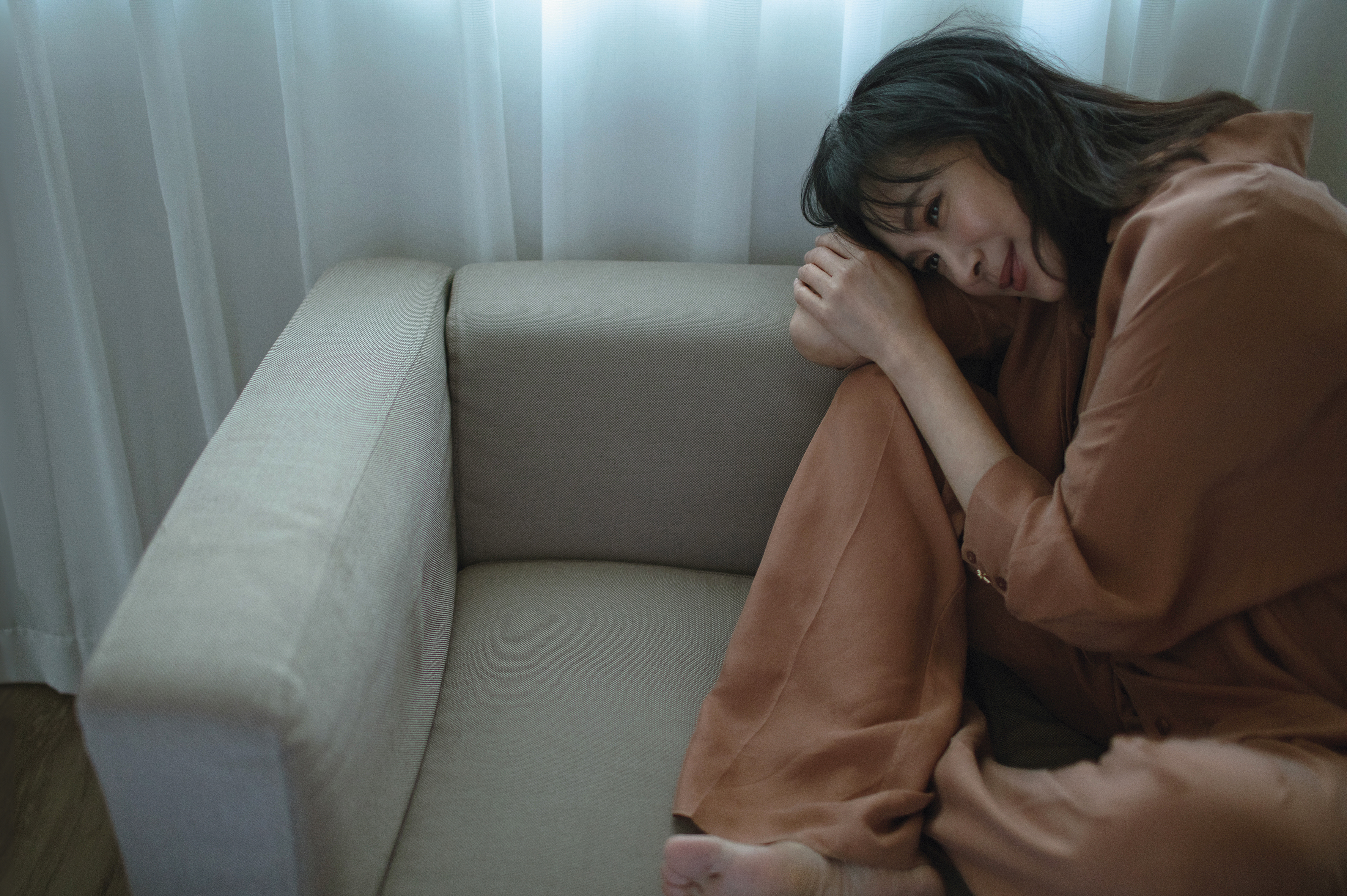 承認自己是一個對事情想很多的人，更曾為拍《嘉慶君遊台灣》賣掉房子，但如果陳亞蘭沒有如此堅持，就無法拿到金鐘獎最佳男主角。