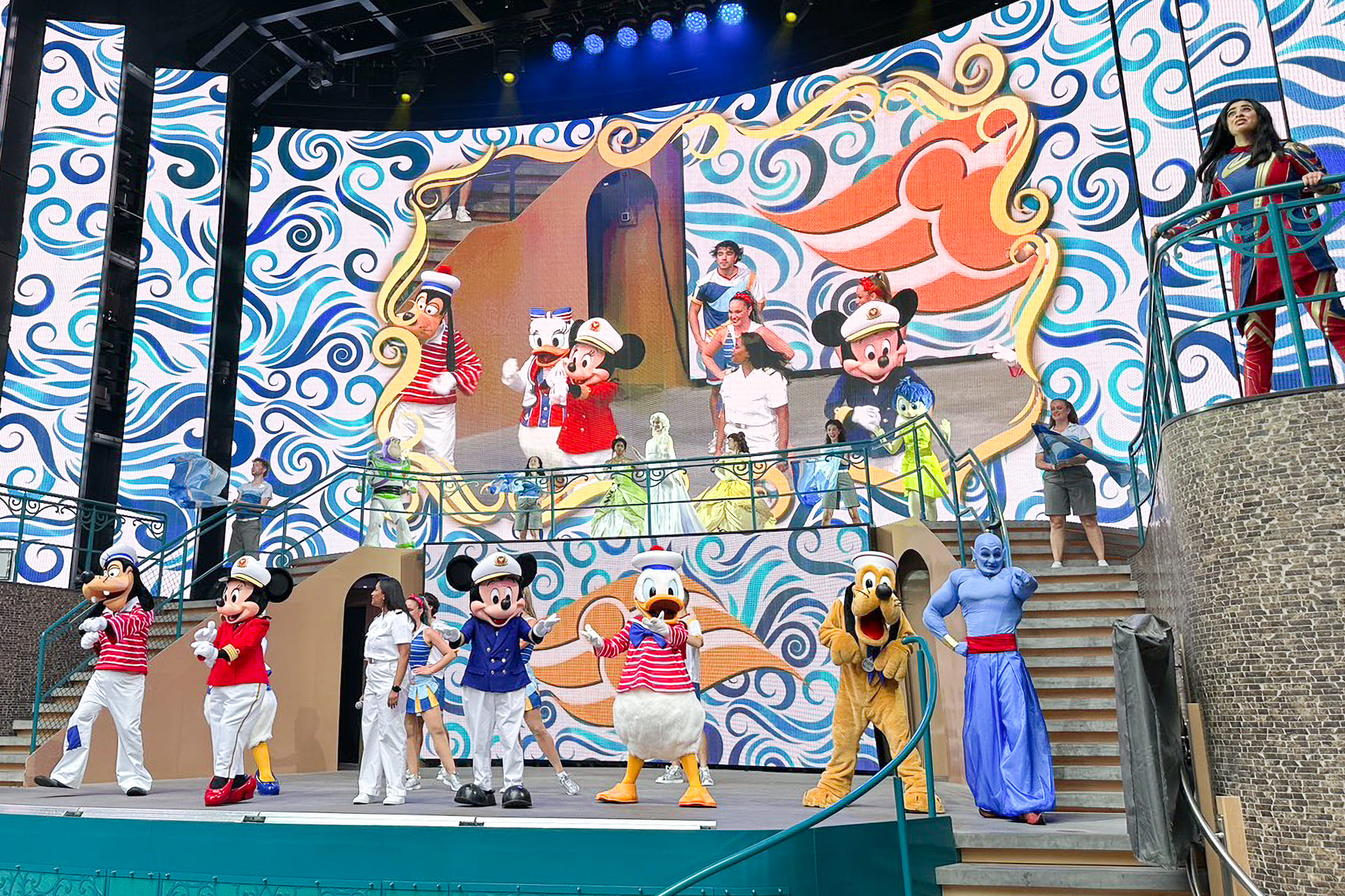 「2026台北國際夏季旅展」集結全台200多家廠商、800多個攤位展出,可樂旅遊迪士尼遊輪「迪士尼探險號」新加坡5至6日航程,旅展最低37,888元起。(可樂旅遊提供)