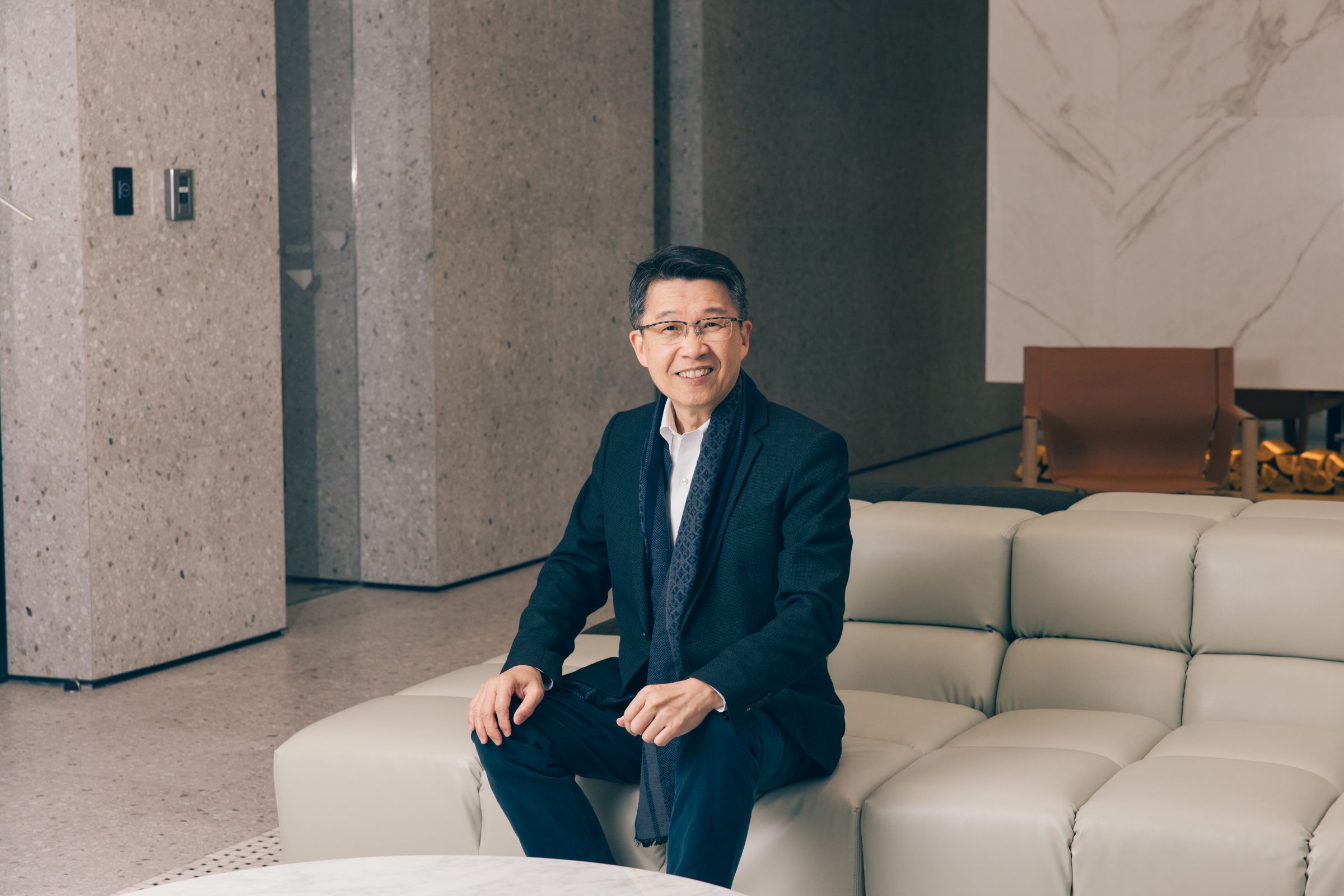 大彥工程結構規劃顧問張宏成自鴻磐時期便與鴻柏建設合作，多年來一路參與多個建案，見證其對結構安全與專業堅持的延續。
