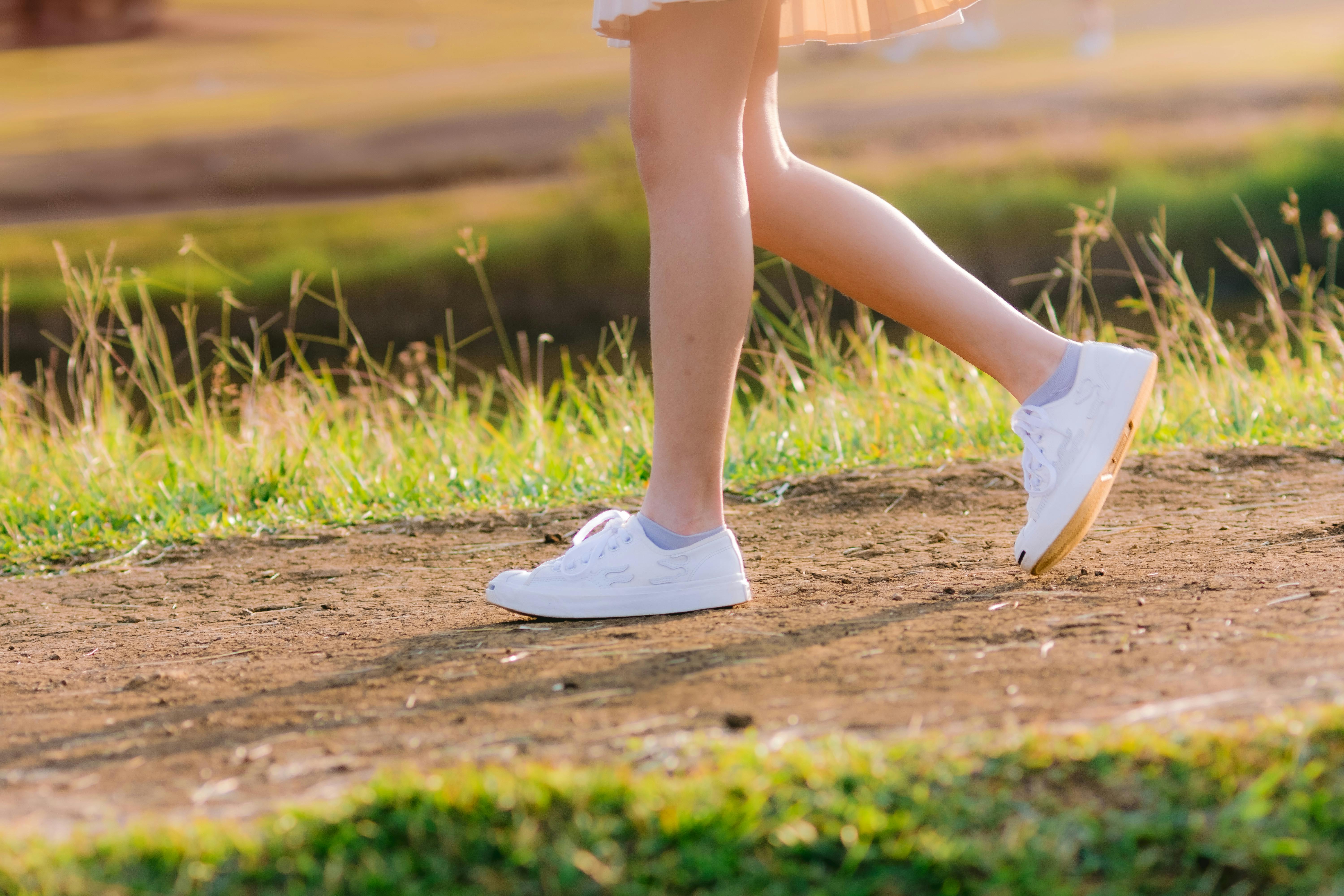 有位女網友在論壇po文，提到自己才25歲，沒想到卻讓身旁的男性友人焦慮，擔心她「都沒有要交男朋友嗎？」（示意圖，取自pexels）