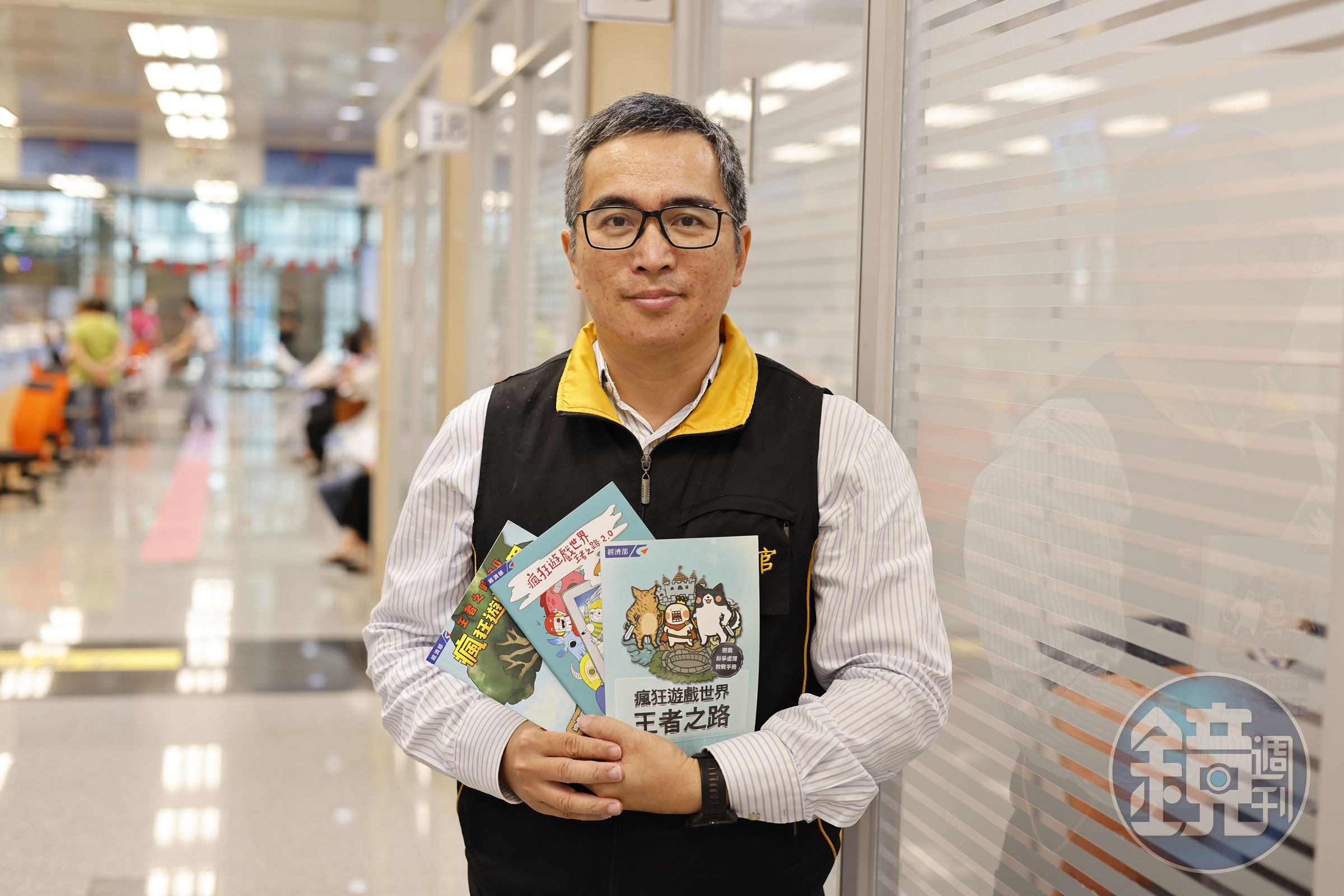 新北市消保官王治宇表示,玩家們常在網路上號召申訴,每有遊戲消費爭議,往往一次湧入上百件申訴案件。
