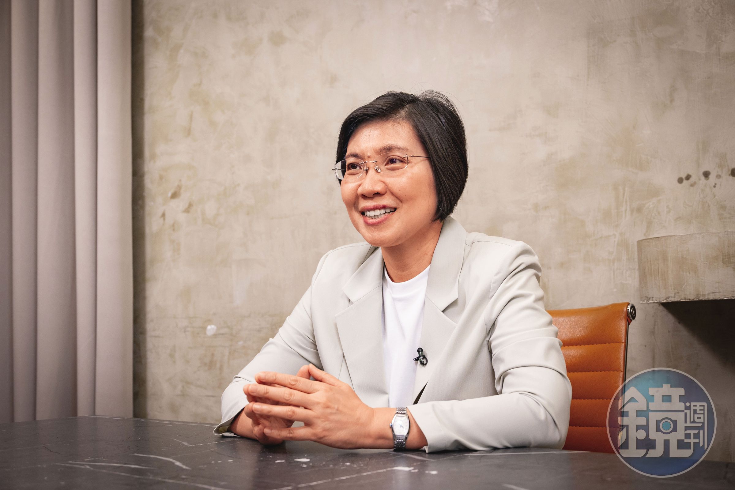 曾經是台灣第一位衛星測量女博士的徐欣瑩,拋出科技與有愛「雙AI」願景,將從星空俯瞰的宏觀格局,轉化為守護新竹鄉親的具體出路。