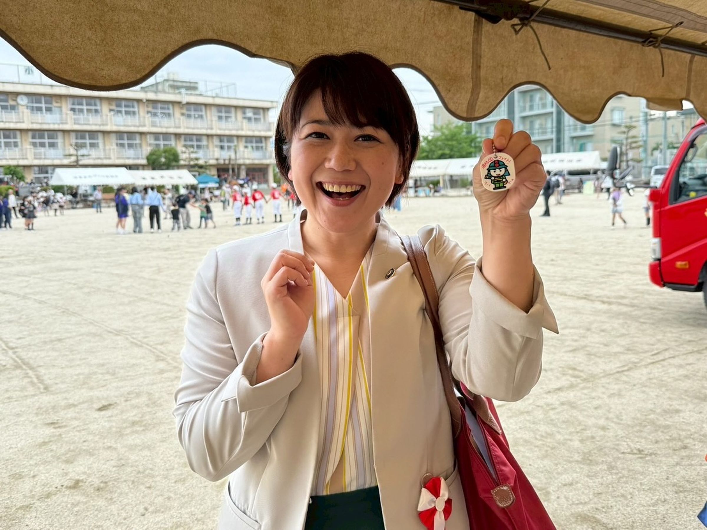 前橋市長小川晶捲不倫風波，但她堅持拒絕下台，強調要履行和市民的承諾，並表示自願減薪一半。（翻攝自小川晶臉書）