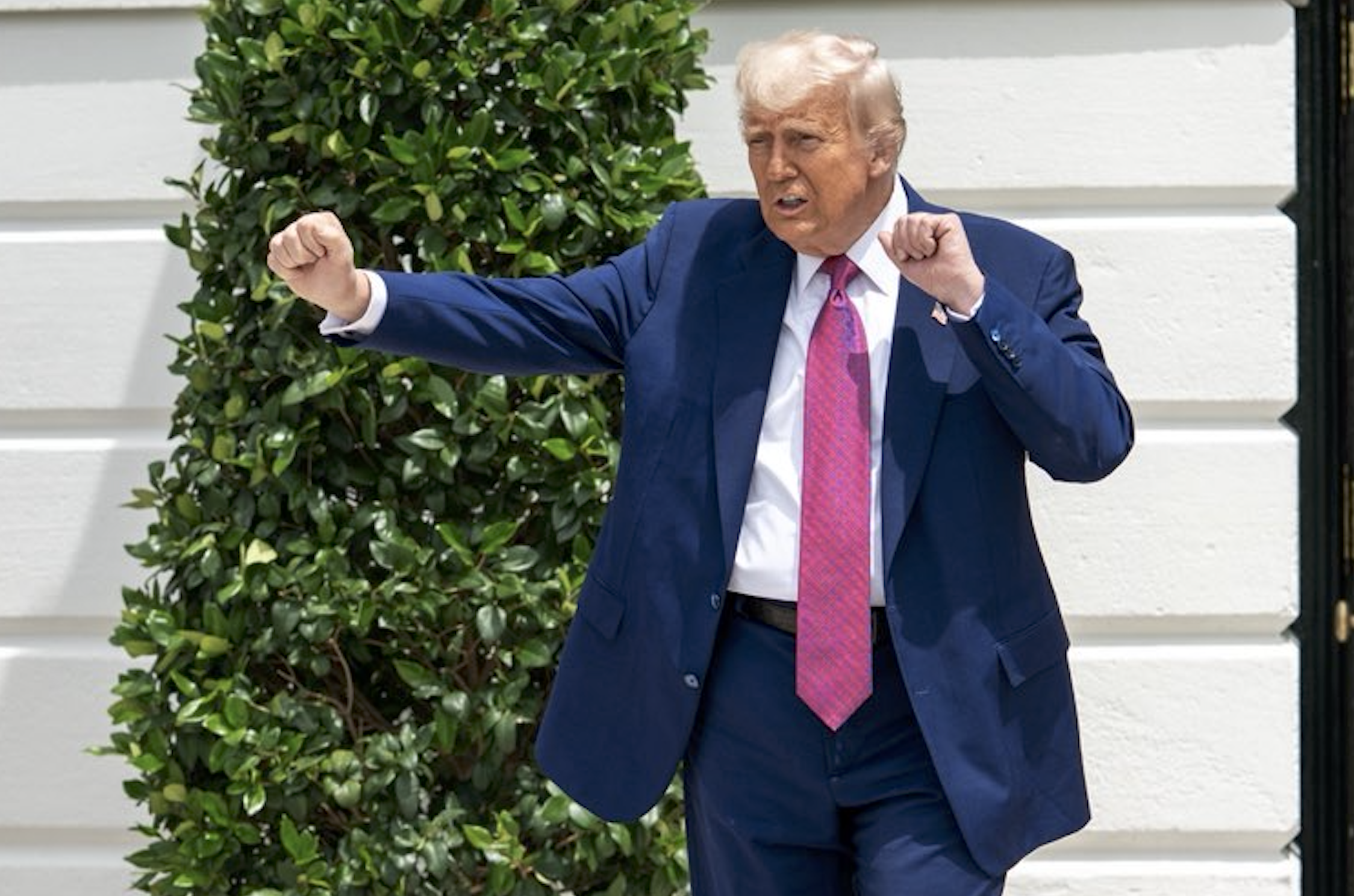 川普上任執行對等關稅政策,造成全球經濟動盪。(翻攝The White House X)