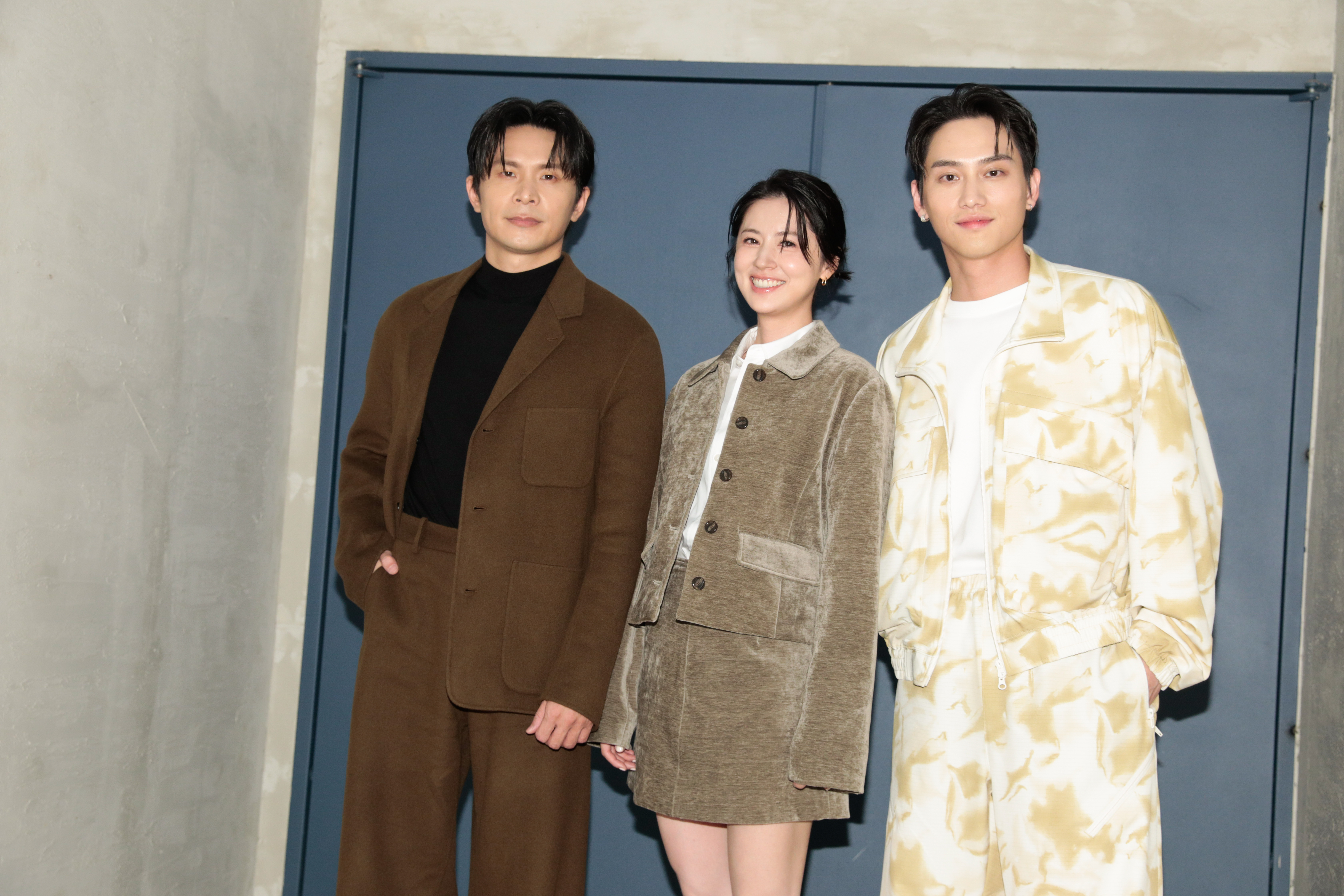 姚淳耀今和范少勳、林予晞為金鐘入圍開心現身。