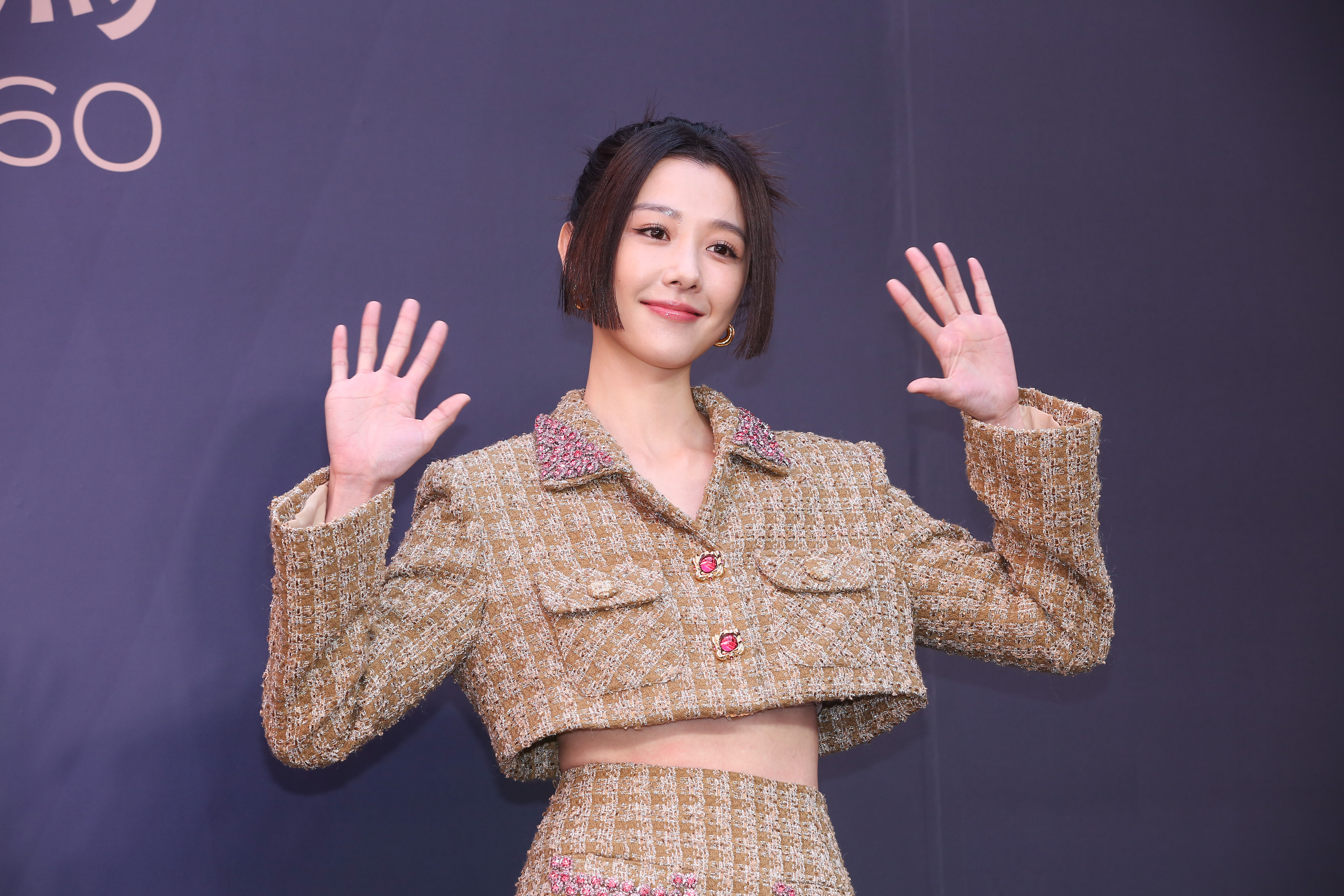 邵雨薇形容自己是「雞湯女孩」，因為她的角色有很多雞湯心靈小語，她笑說自己的書也很雞湯。