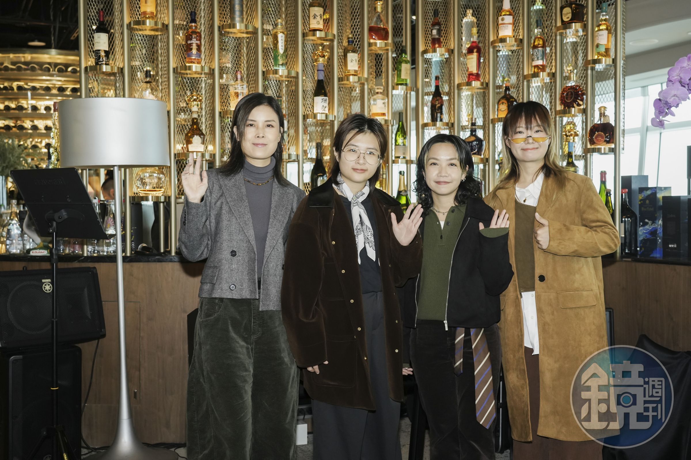 香港獨立樂團「雞蛋蒸肉餅」時隔6年再度發行新專輯《PROJ3CT 2222》。