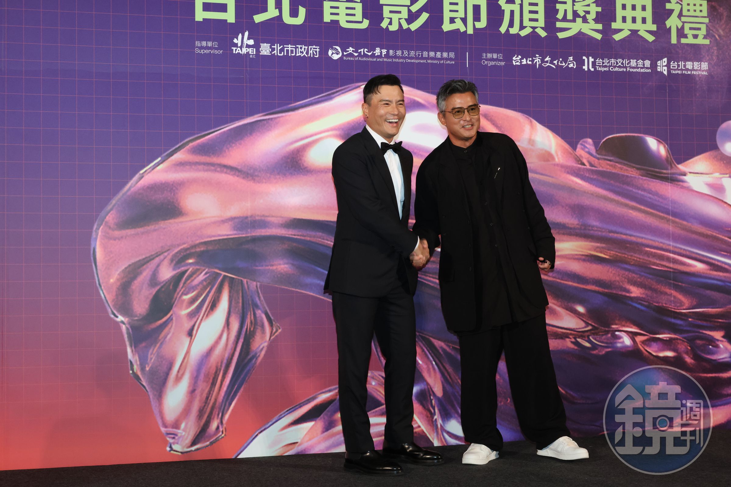李銘忠（左）跟李銘順（右）難得同台，一定要拍照留念啊。