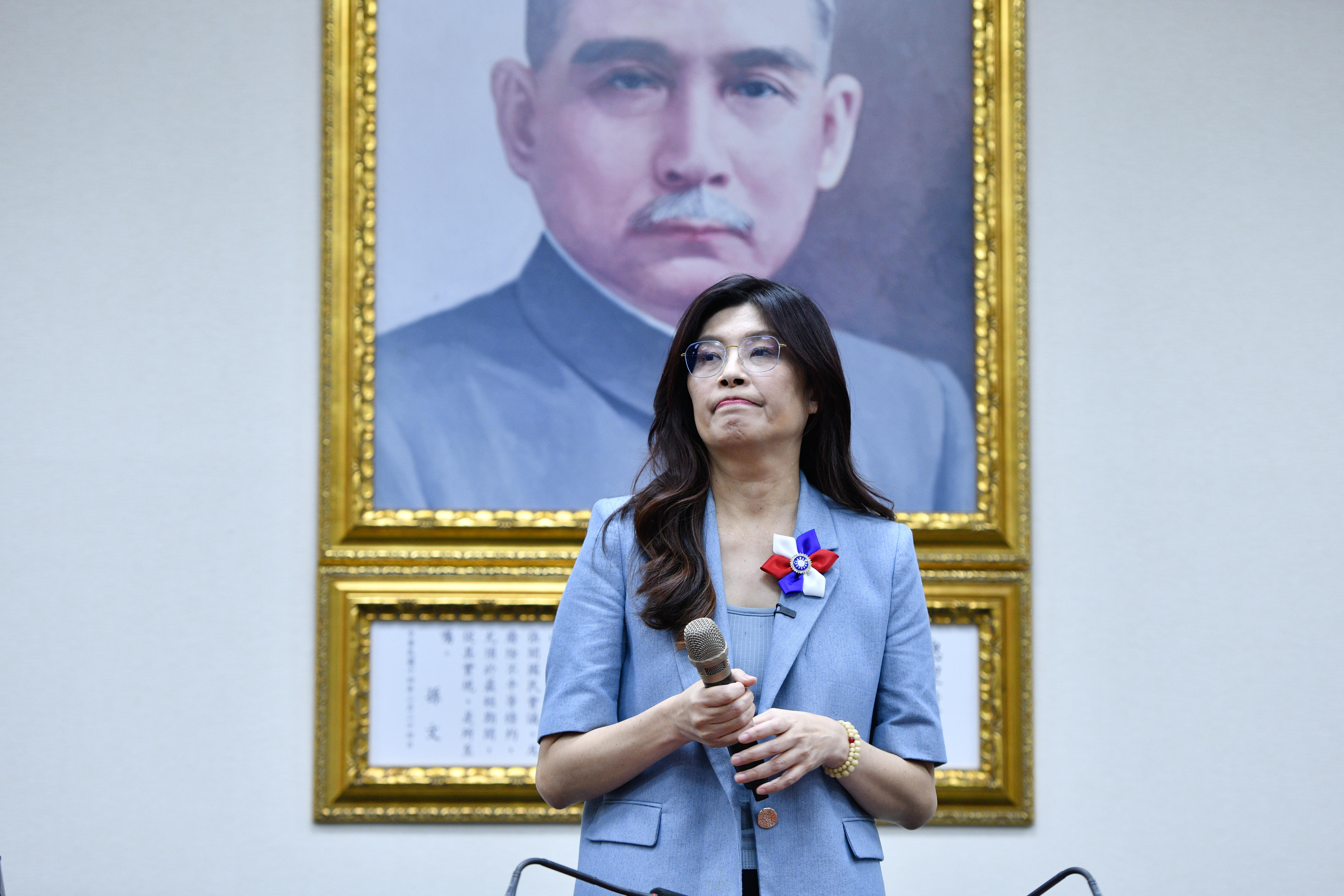 丁瑀犀利地反諷，這種行為證明了鄭麗文與習近平本質上「就是鼠輩」，不敢正面應對民意與民主的檢驗。資料照（鏡報李智為）