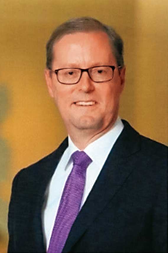 中資企業華泰證券集團2月初由Wayne Robert Porritt代表集團來台參與台北天空塔聯貸協調會。(翻攝網路)