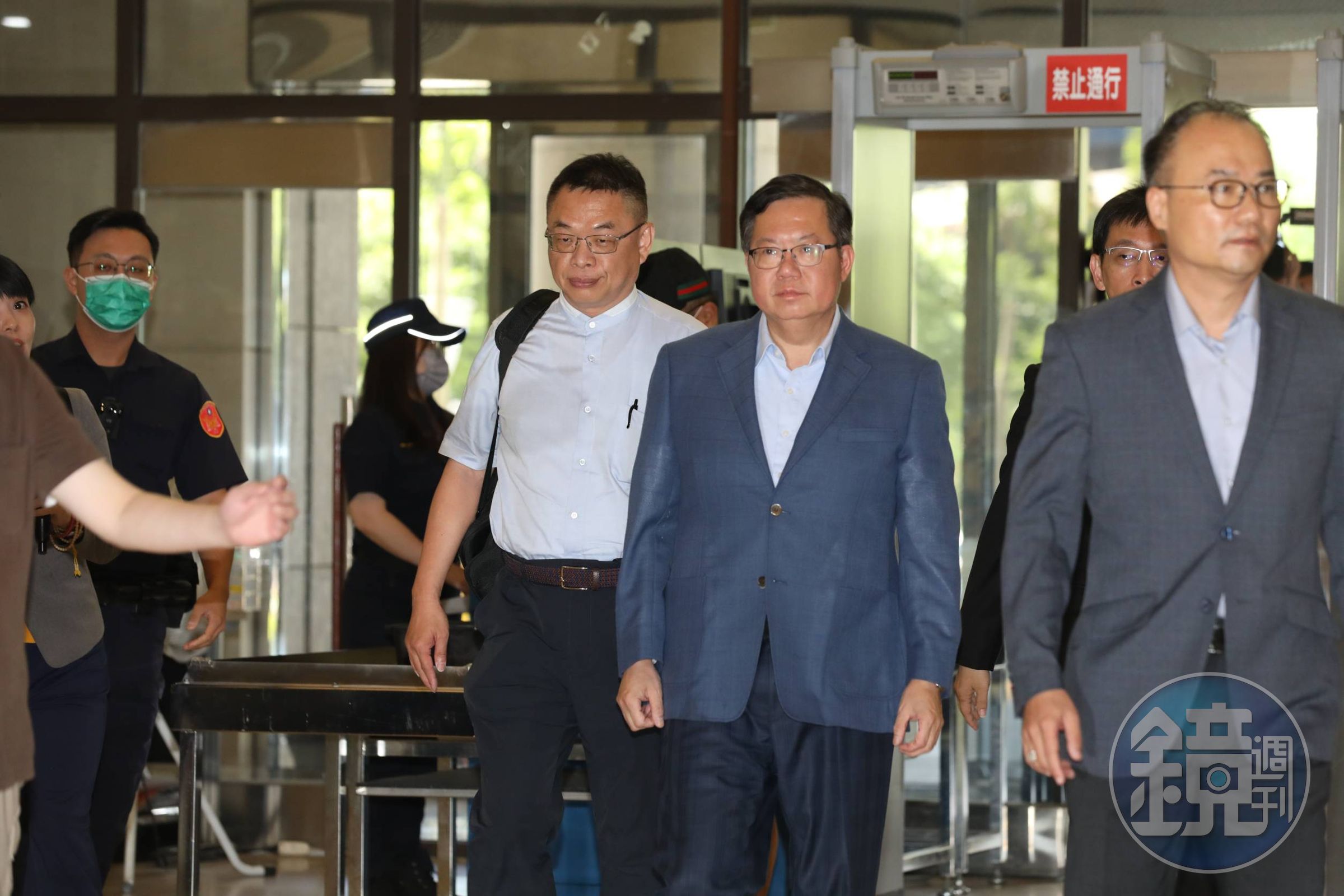 鄭文燦涉貪被起訴,檢方從他主臥室暗櫃搜出678.5萬元現金。(本刊資料照)