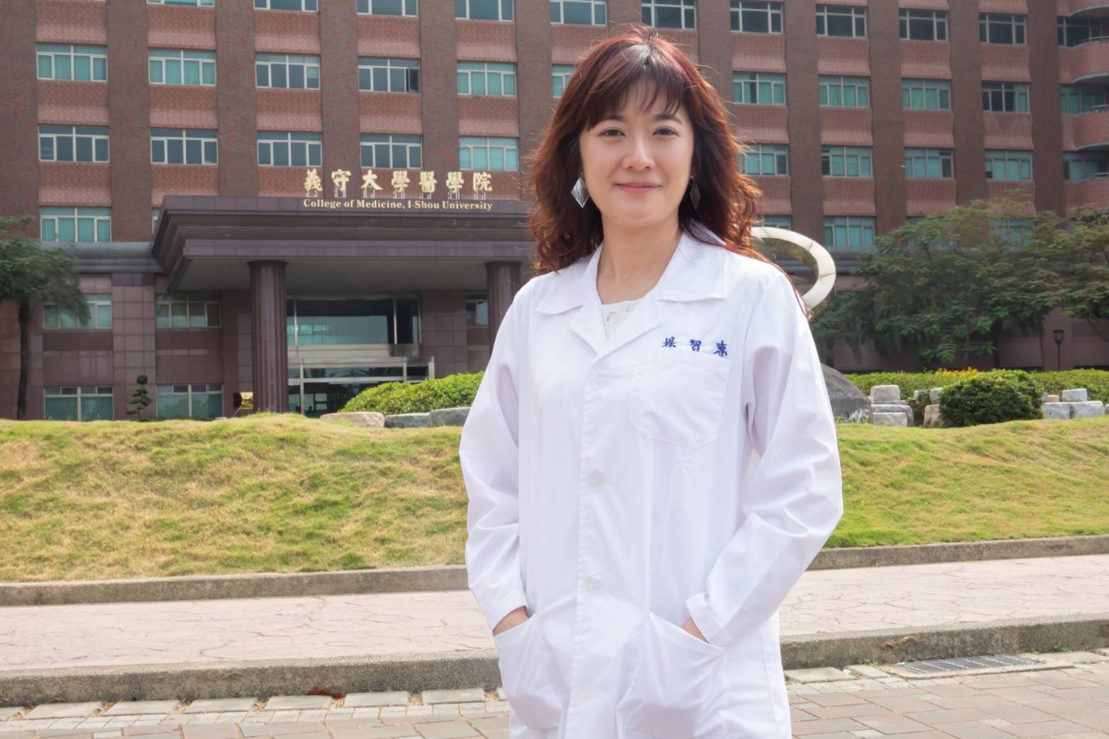 三顧控告超基因涉嫌違反營業秘密及著作權法案延宕1年多，驚爆生技界美魔女教授楊智惠遭調查官違法上銬16小時，嚴重侵害人權。