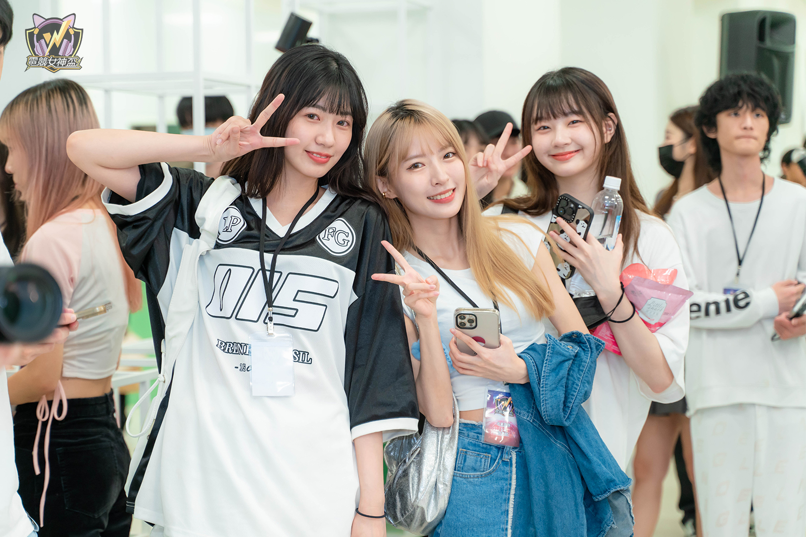 女團「PINK FUN」成員珮含、網路人氣節目「一起上學吧」紫柔、Yuki一同參加本屆電競女神盃。（三立提供）