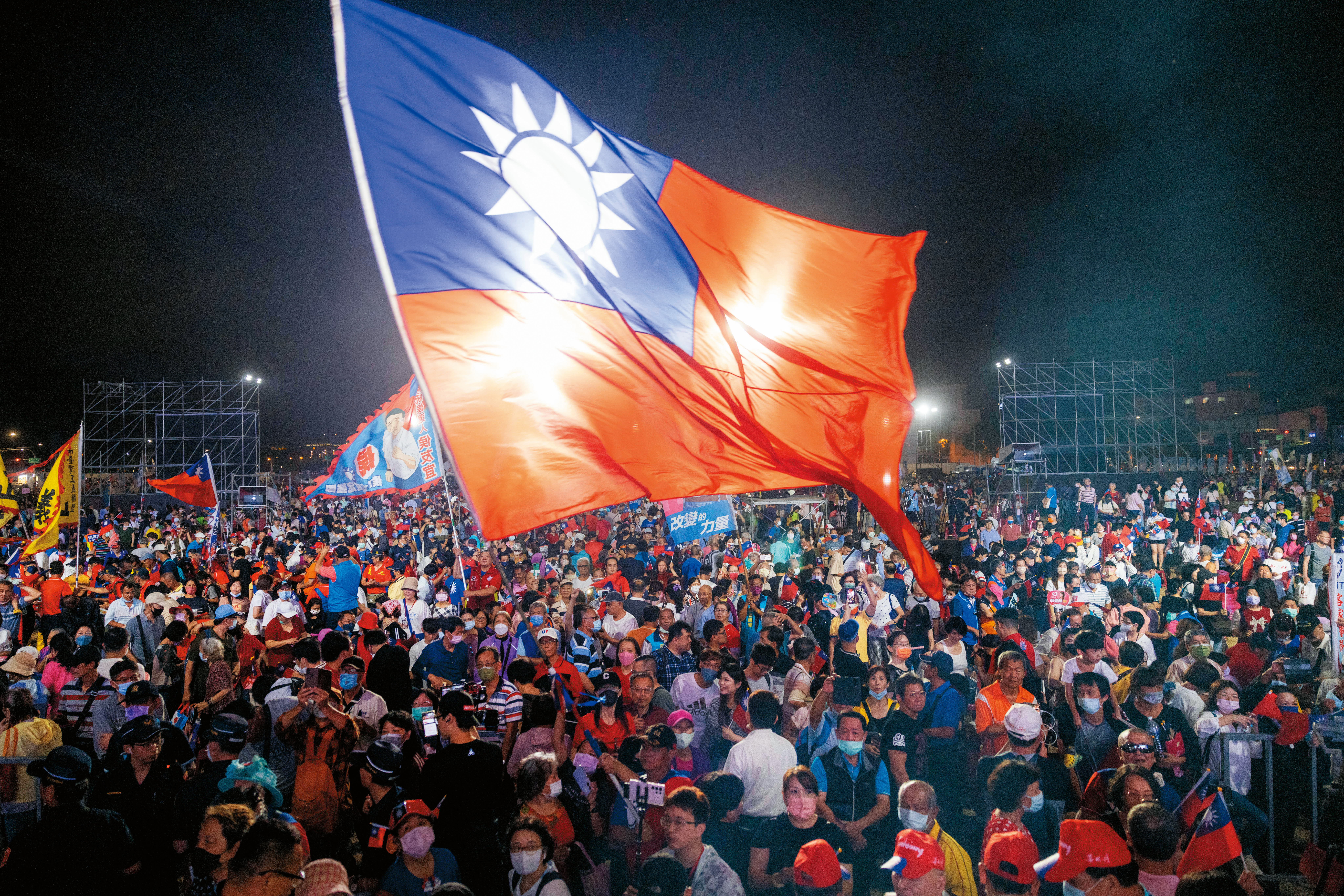 侯友宜28日重回韓國瑜當年「三山造勢」之一的高雄鳳山造勢，韓接下來也將持續輔選。（侯友宜團隊提供）