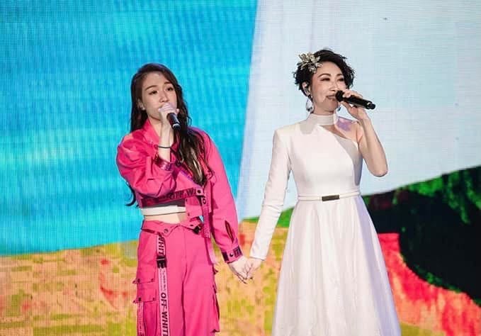 李翊君與女兒王敏淳感情親密。（圖／翻攝自李翊君臉書）