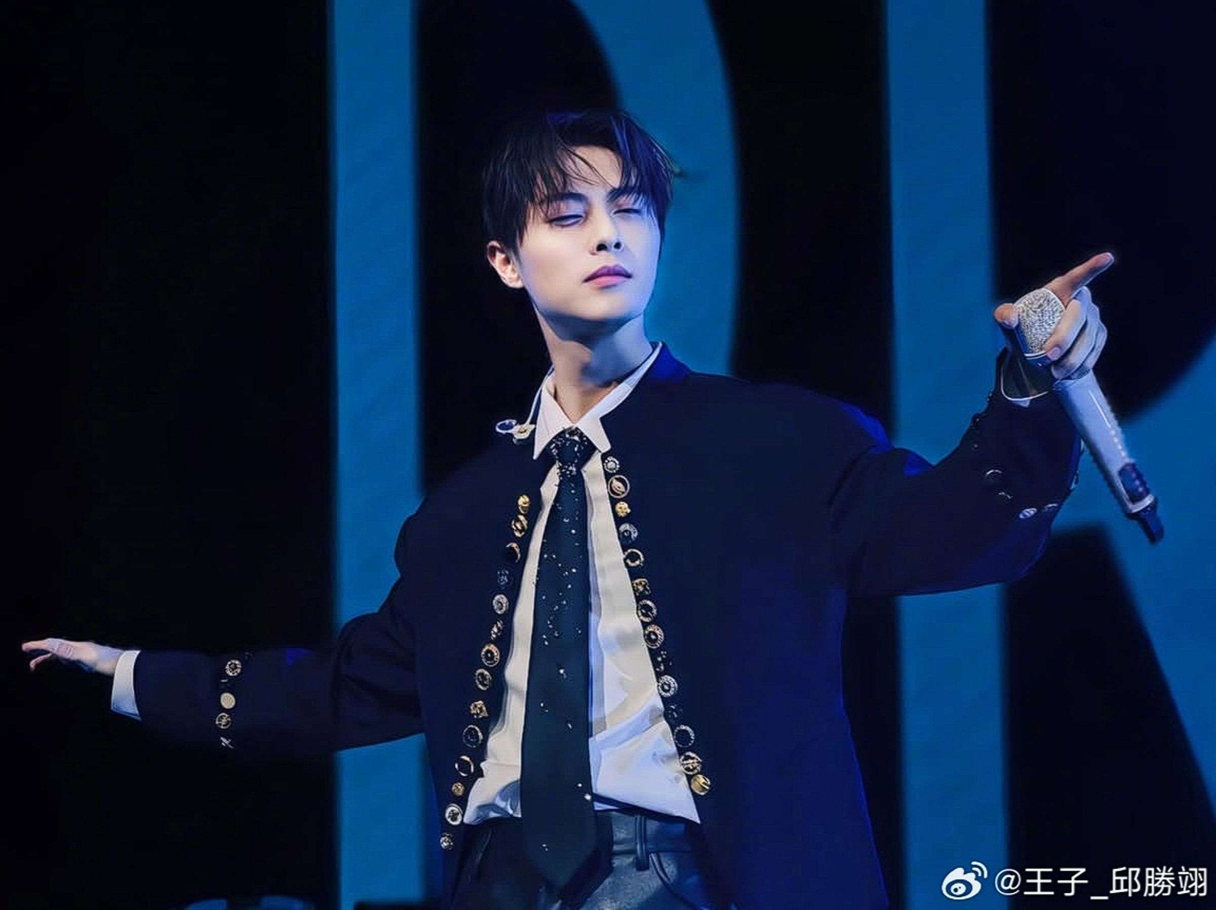王子邱勝翊被爆當「小王」,下個月的上海演唱會遭喊退票。(翻攝自王子邱勝翊微博)