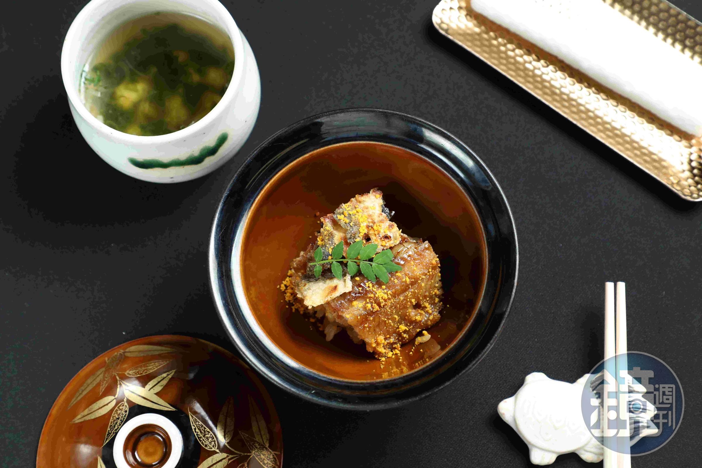 這碗鰻魚釜飯實在太誘人，再飽都得吃一碗。