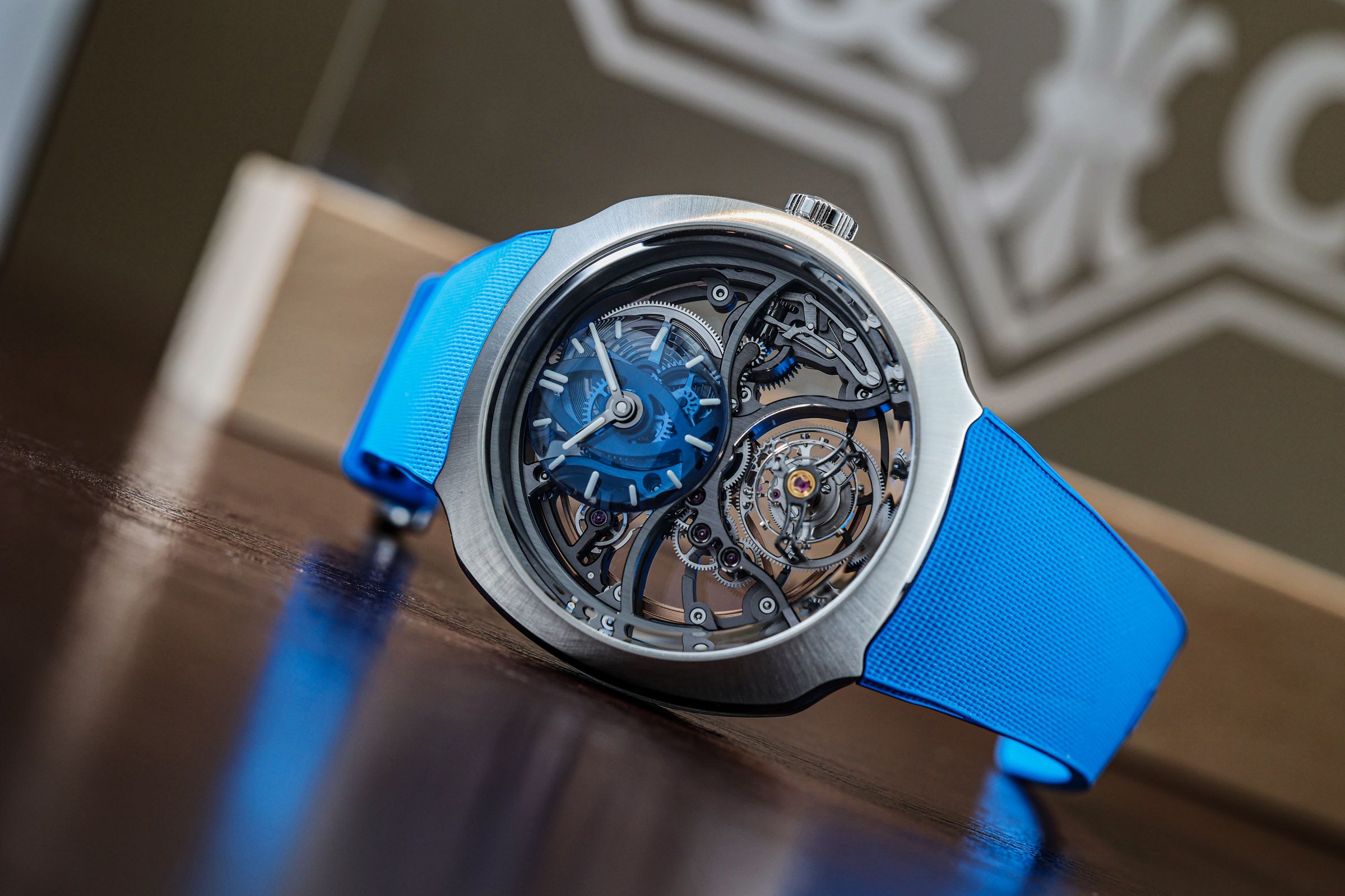 疾速者柱狀游絲陀飛輪鏤空腕錶Alpine限量版，限量100只，定價NT$3,446,000。