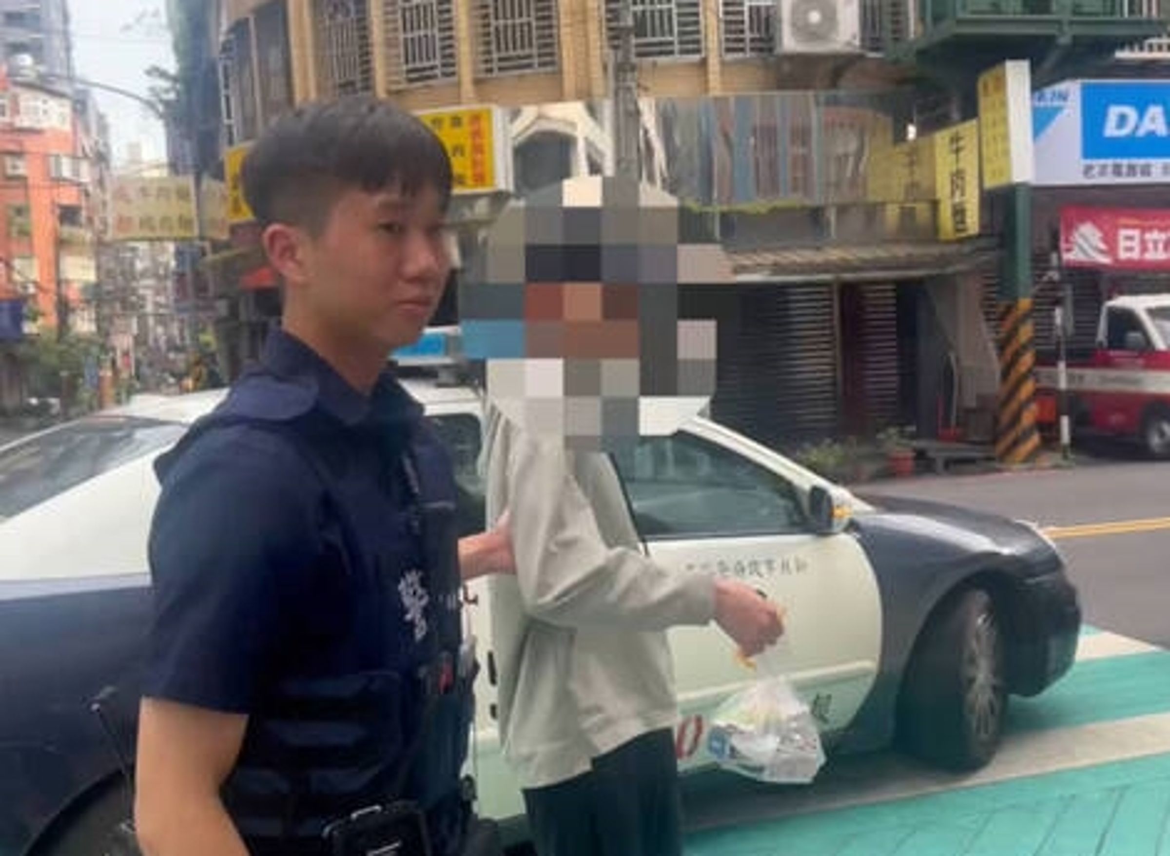 板橋19歲男子遭毆打致死，警方今日帶回涉案5嫌。（翻攝照片）