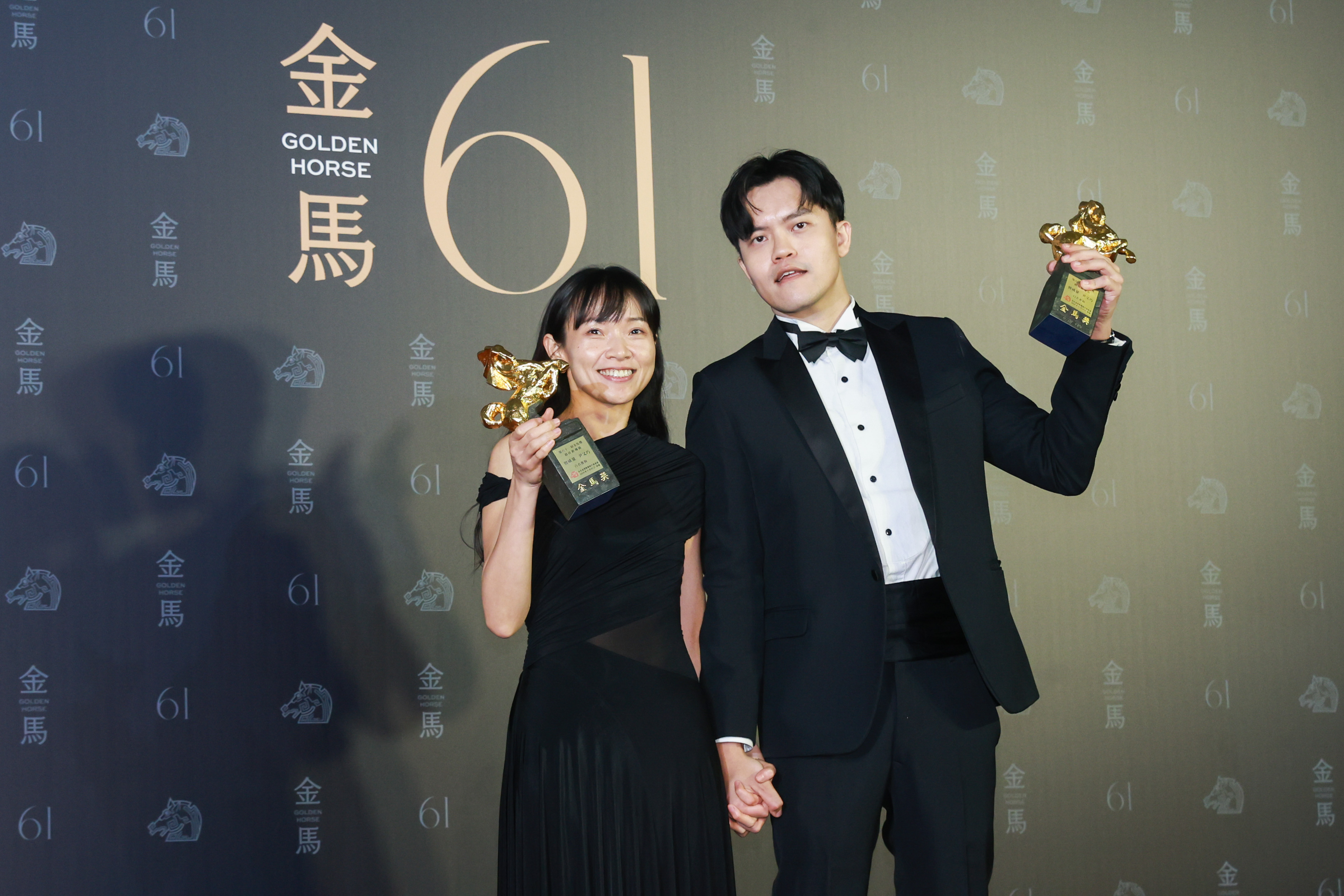 去年曾威量（右）與搭檔尹又巧獲金馬獎最佳新導演獎。